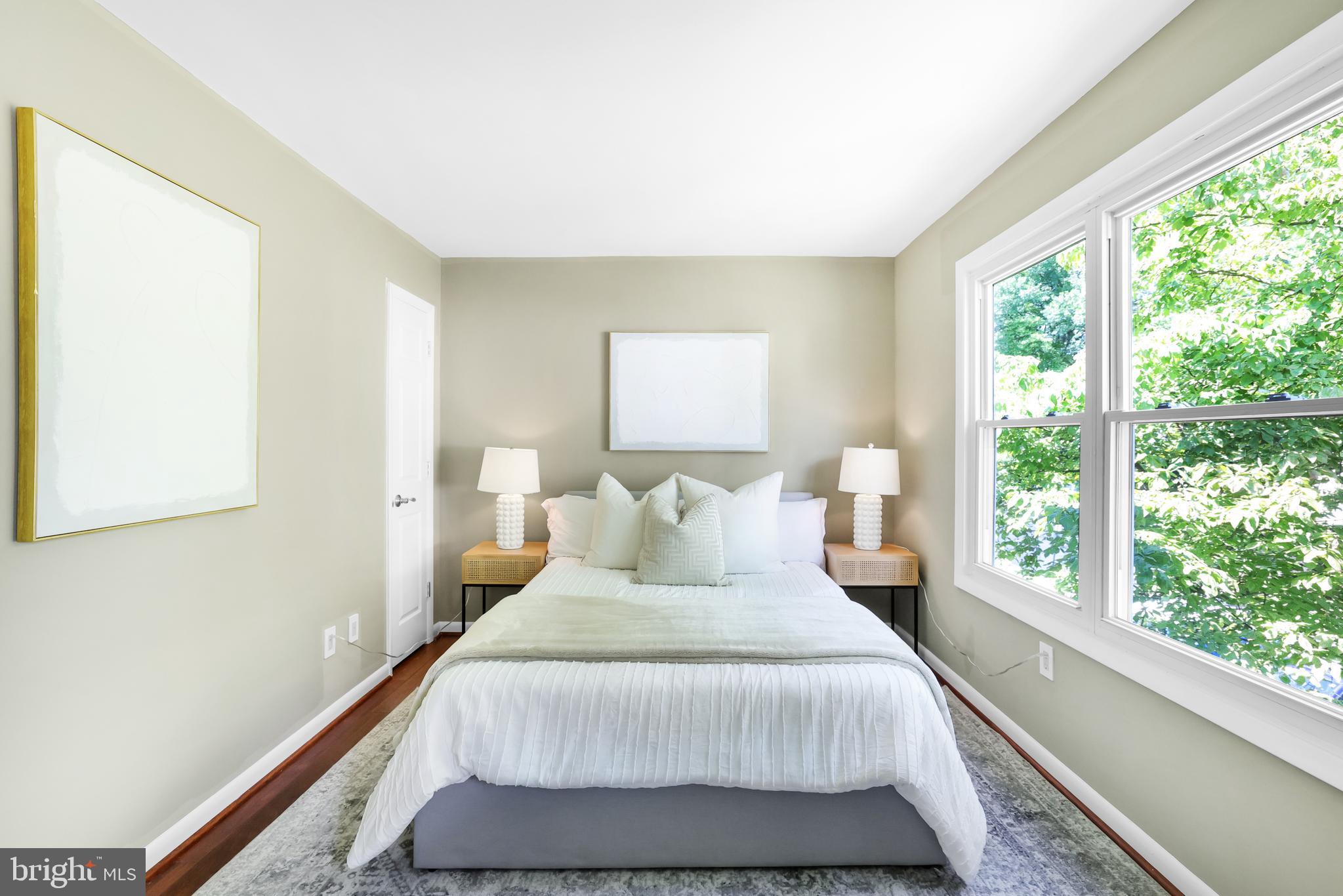 SENECA PARK - Residential