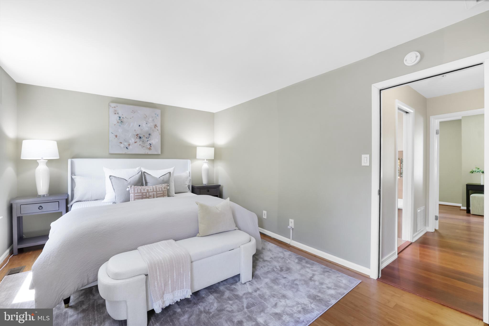 SENECA PARK - Residential