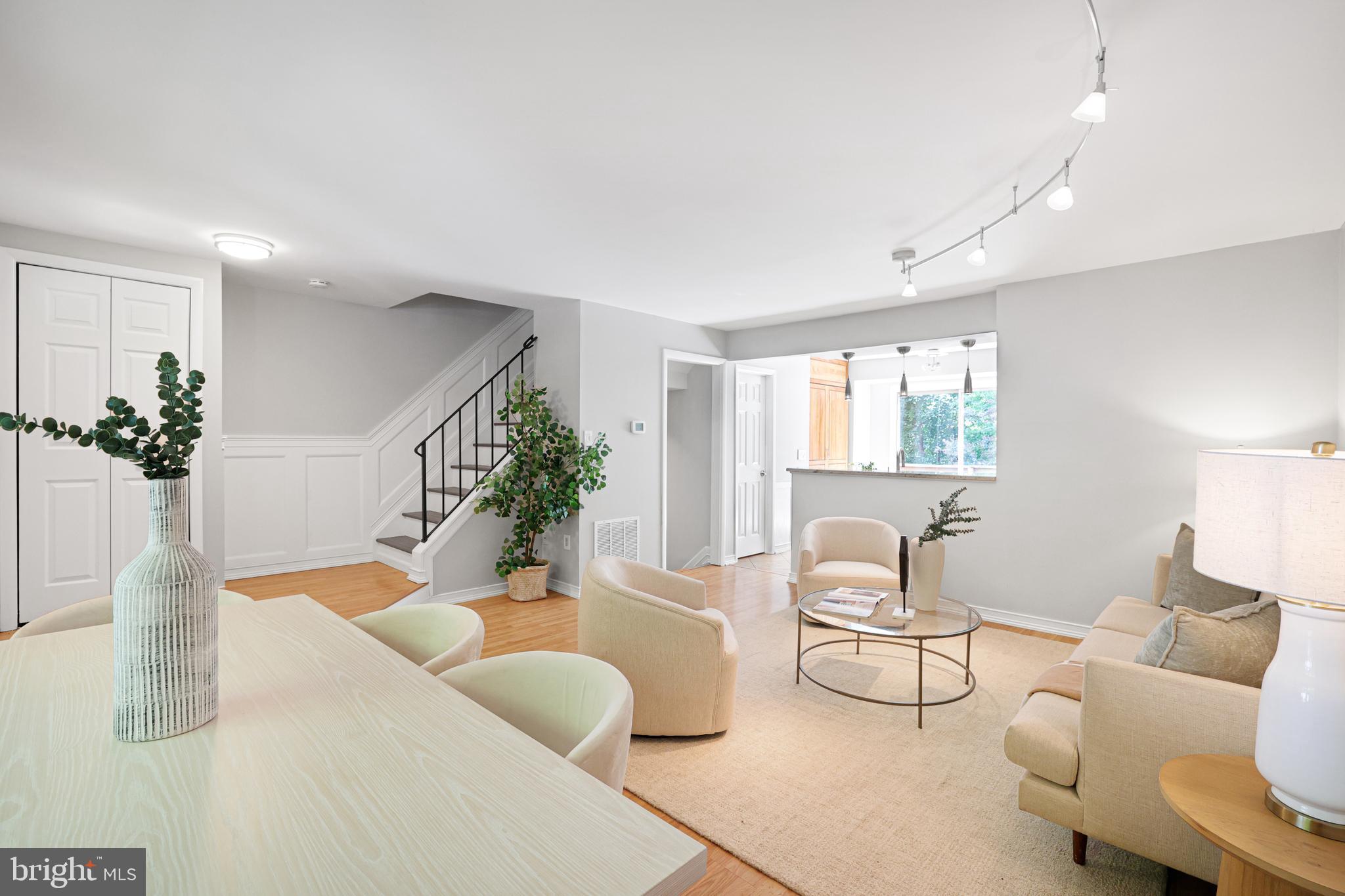 SENECA PARK - Residential