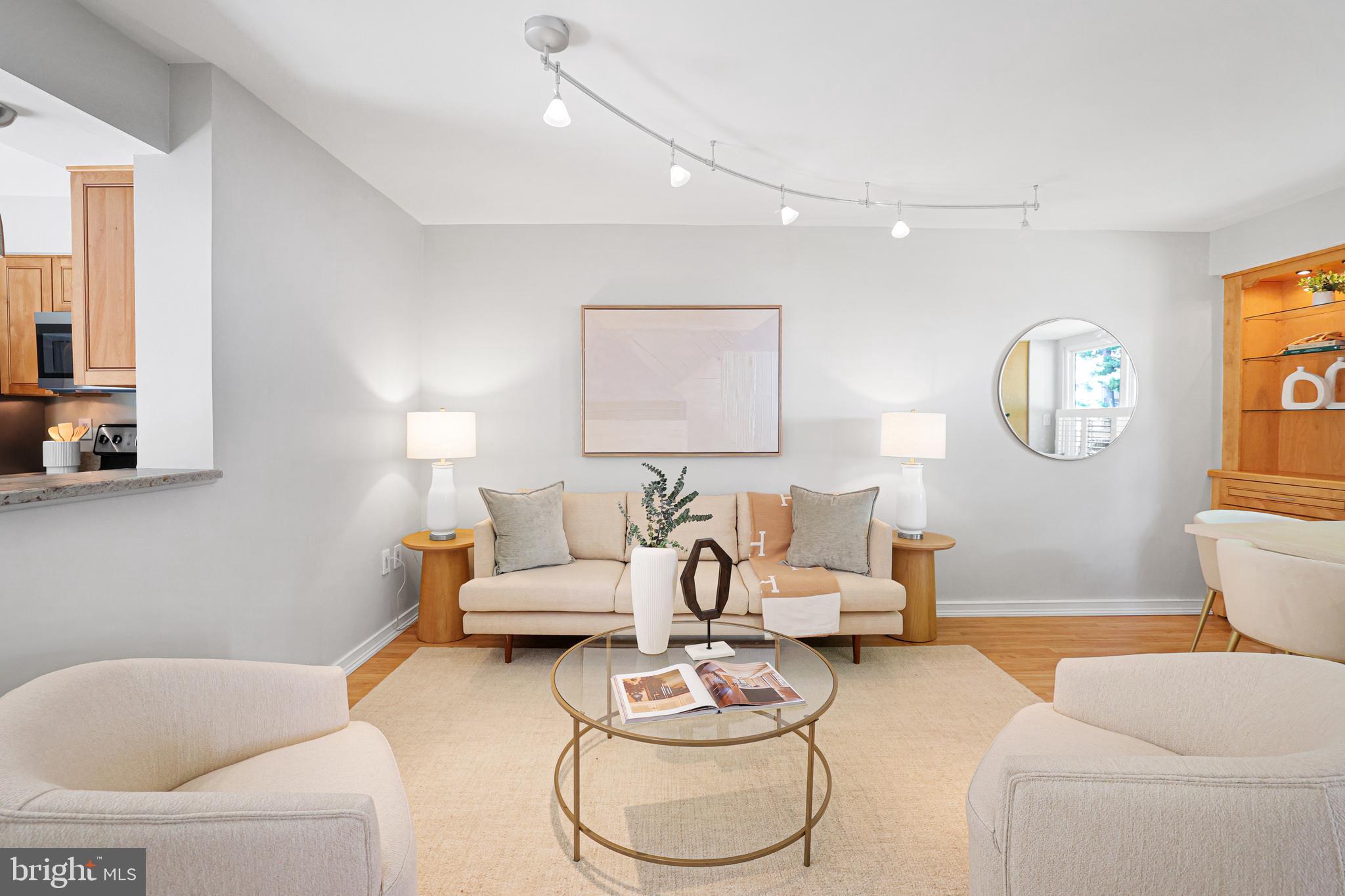 SENECA PARK - Residential