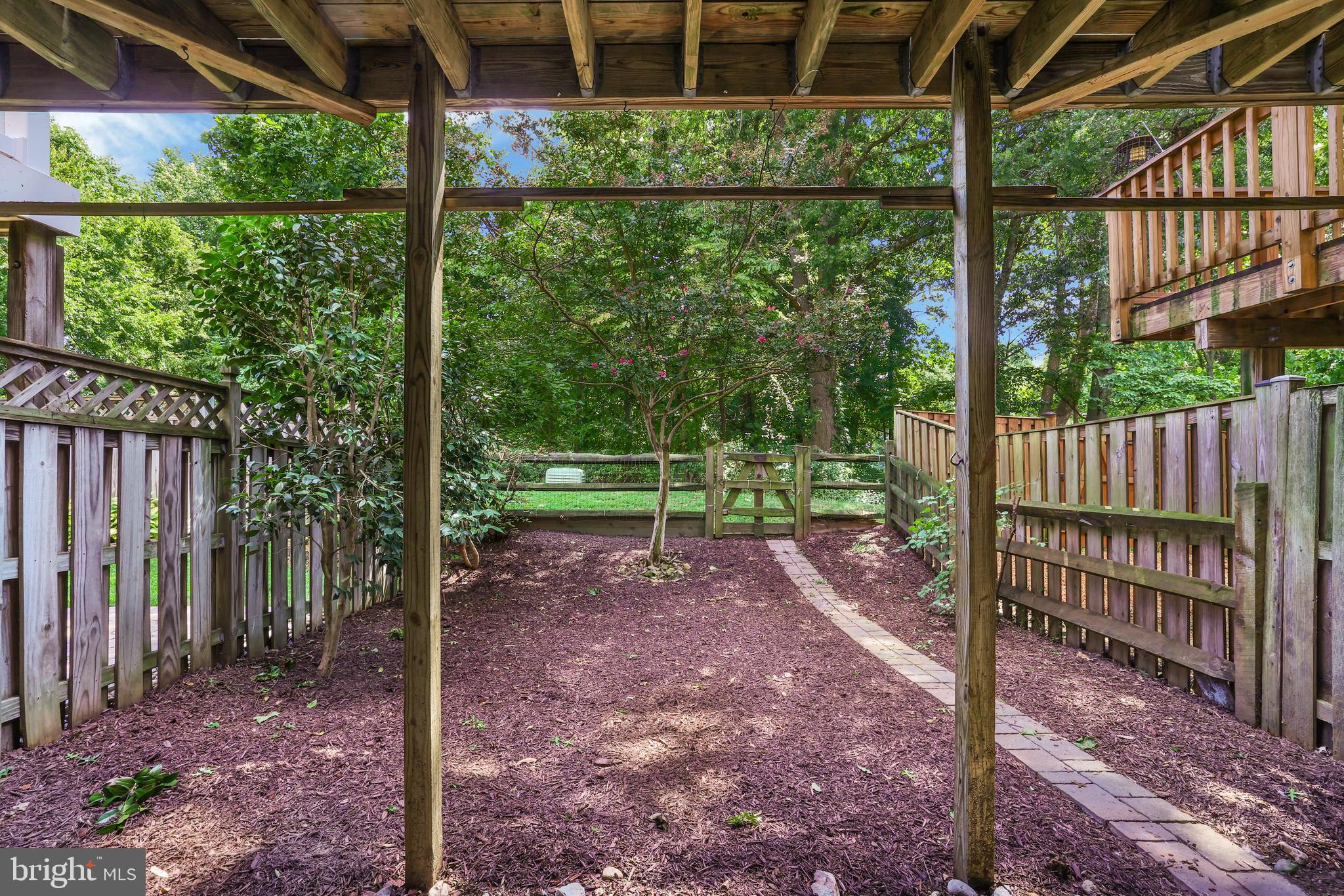 SENECA PARK - Residential