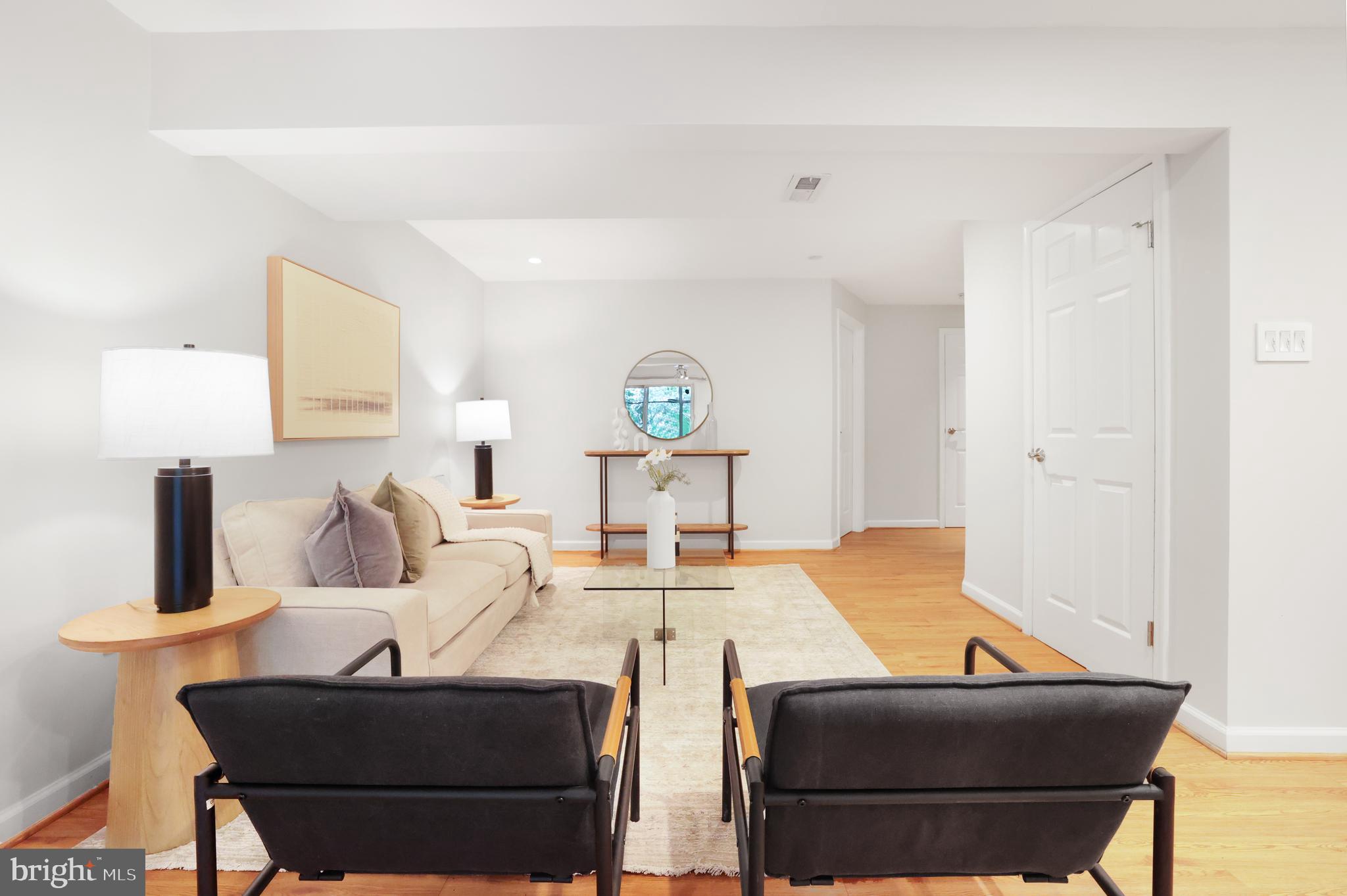 SENECA PARK - Residential