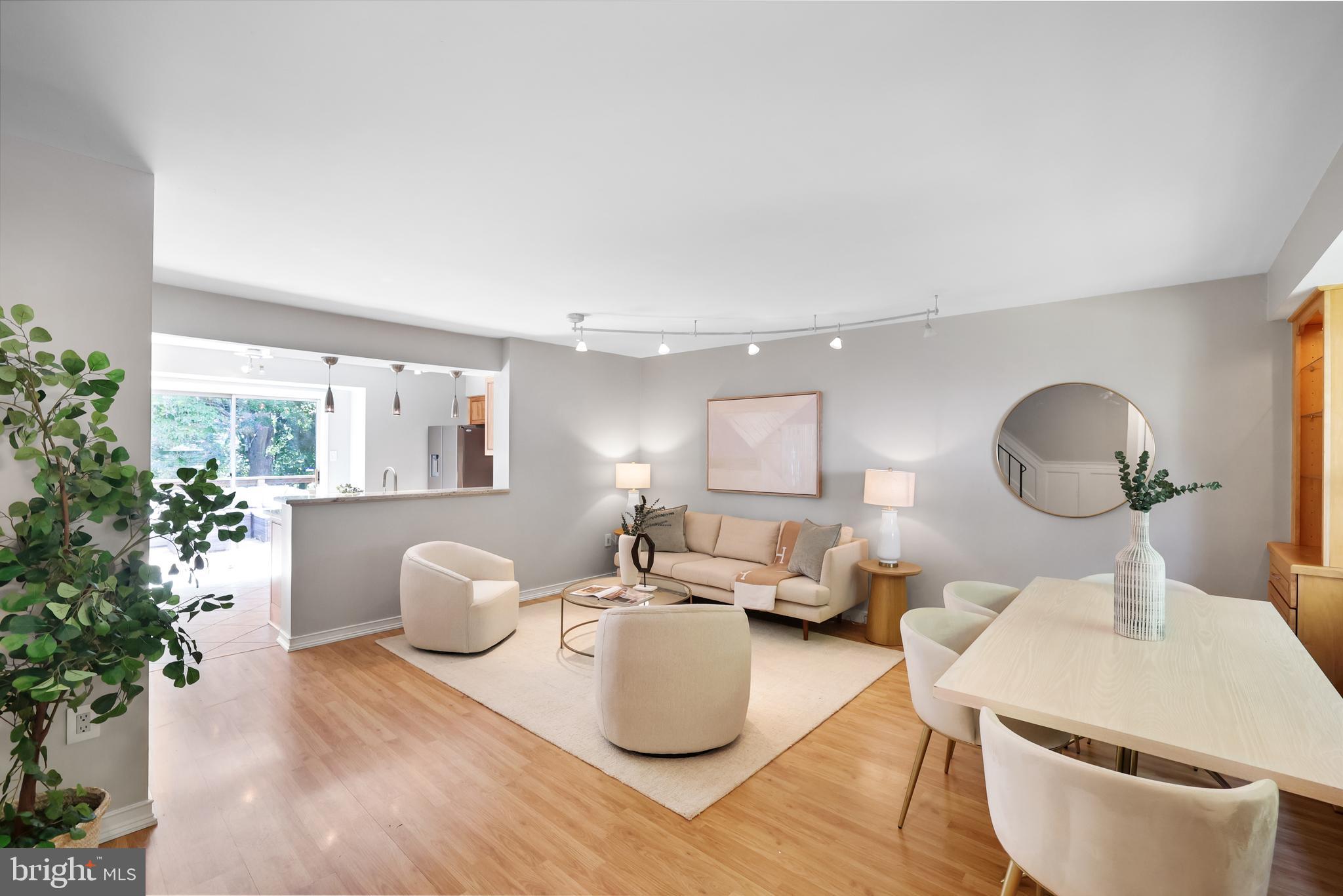 SENECA PARK - Residential