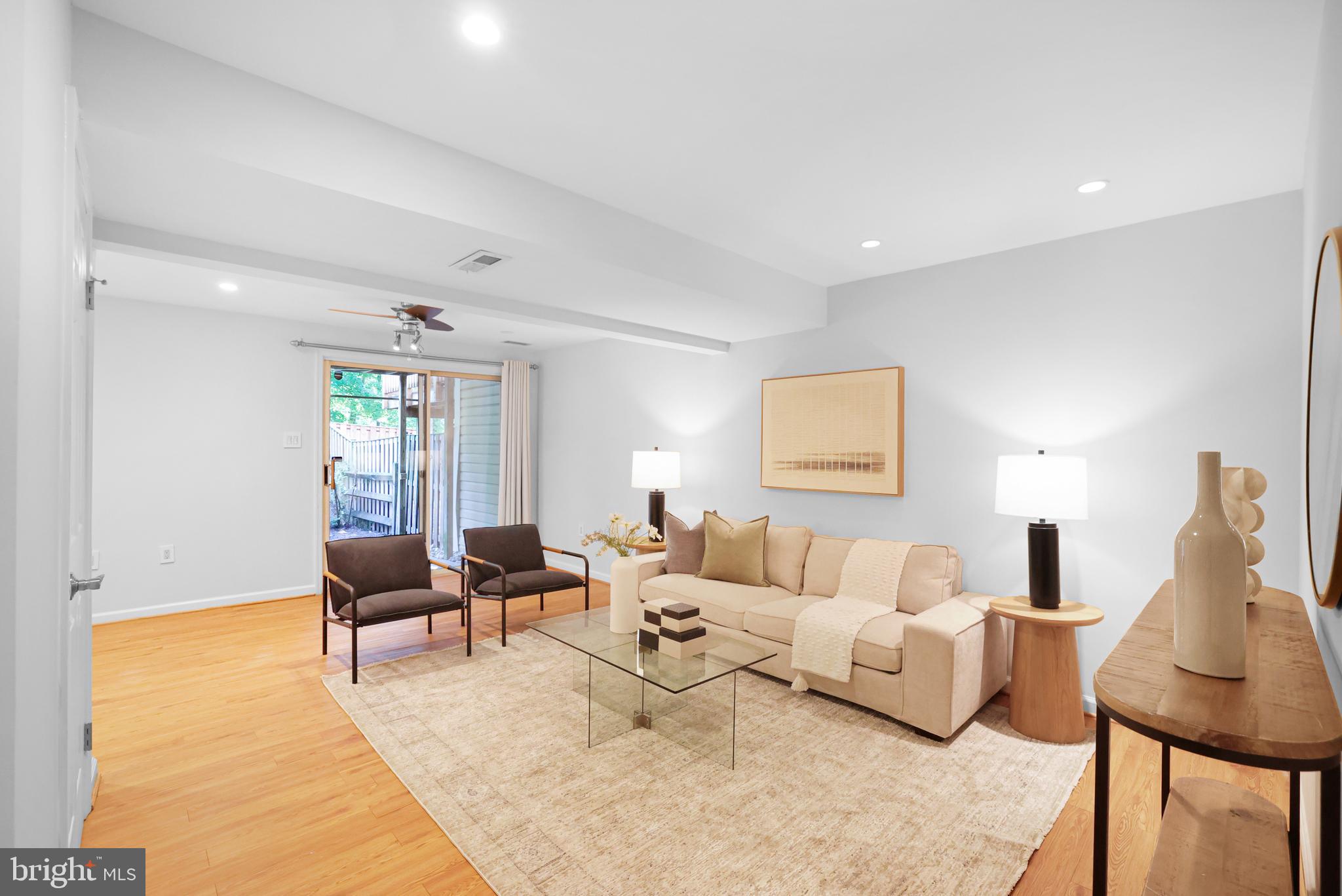 SENECA PARK - Residential