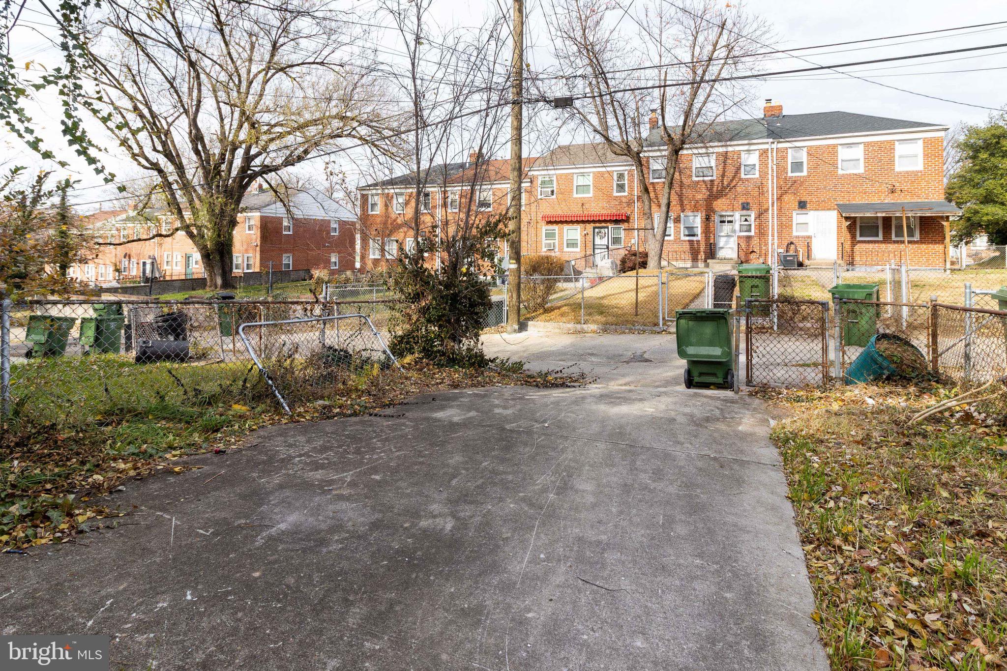 GLEN OAKS - Residential