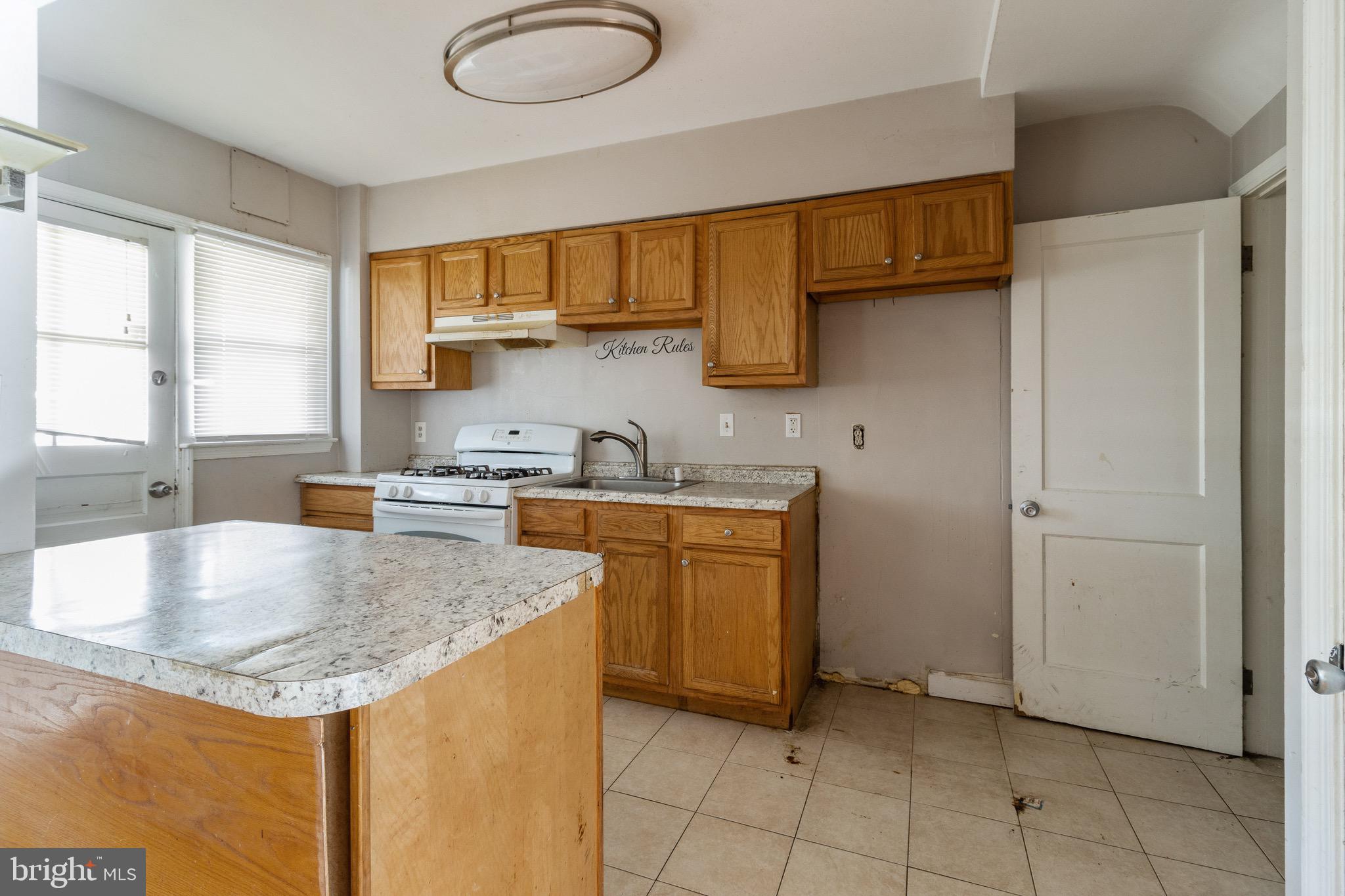 GLEN OAKS - Residential