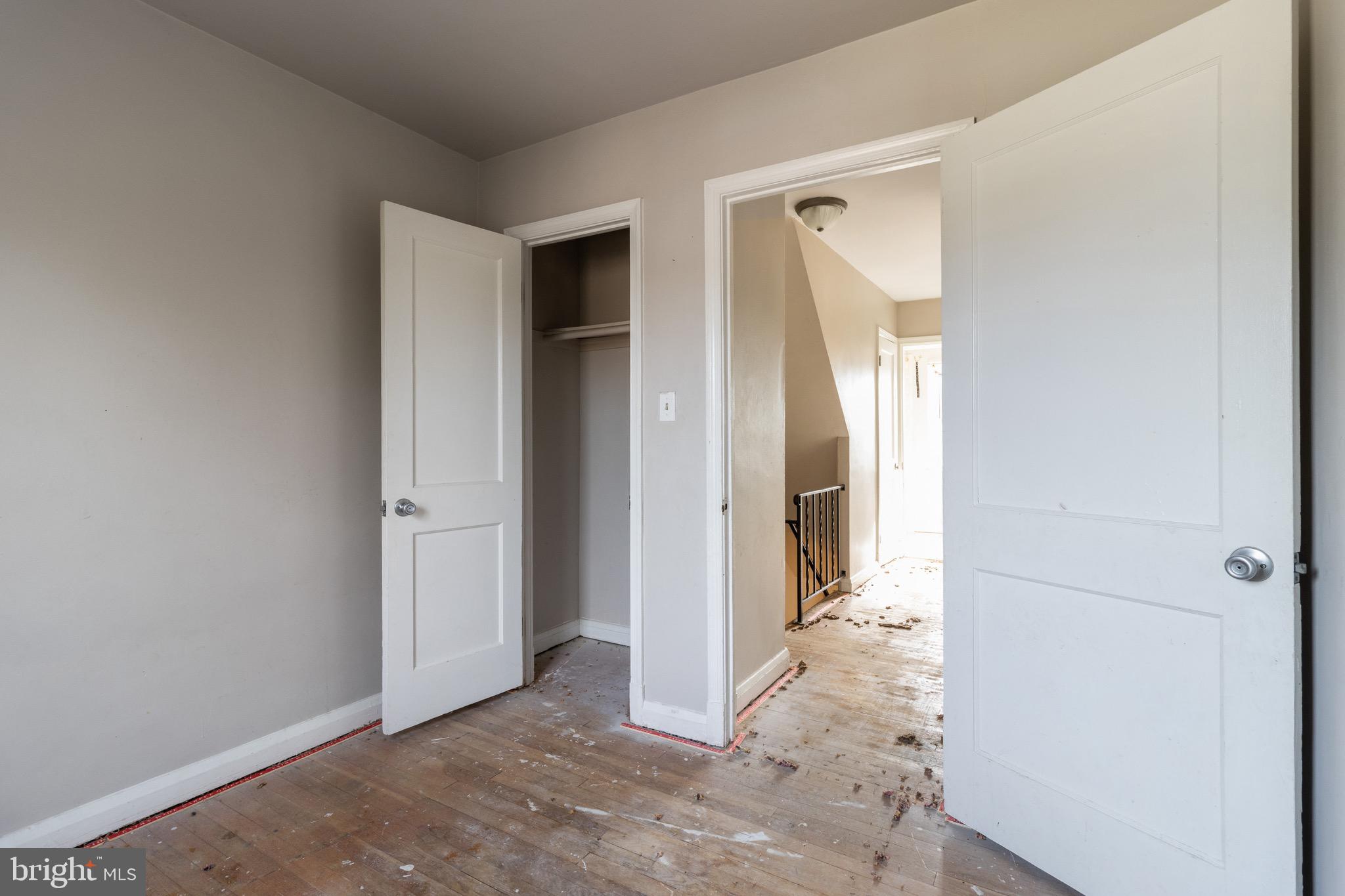 GLEN OAKS - Residential