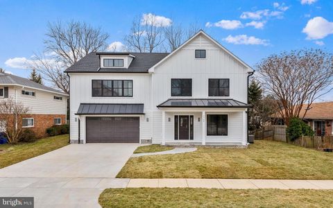 Photo of 7704 HOLIDAY TER, BETHESDA, MD 20817 (MLS # MDMC2081490) Photo of 7704 HOLIDAY TER, BETHESDA, MD 20817 (MLS # MDMC2081490)