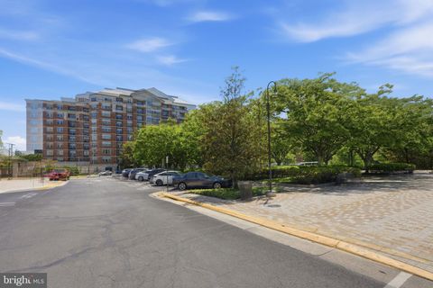 Photo of 11760 Sunrise Valley Dr #716, RESTON, VA 20191 (MLS # VAFX2307462)