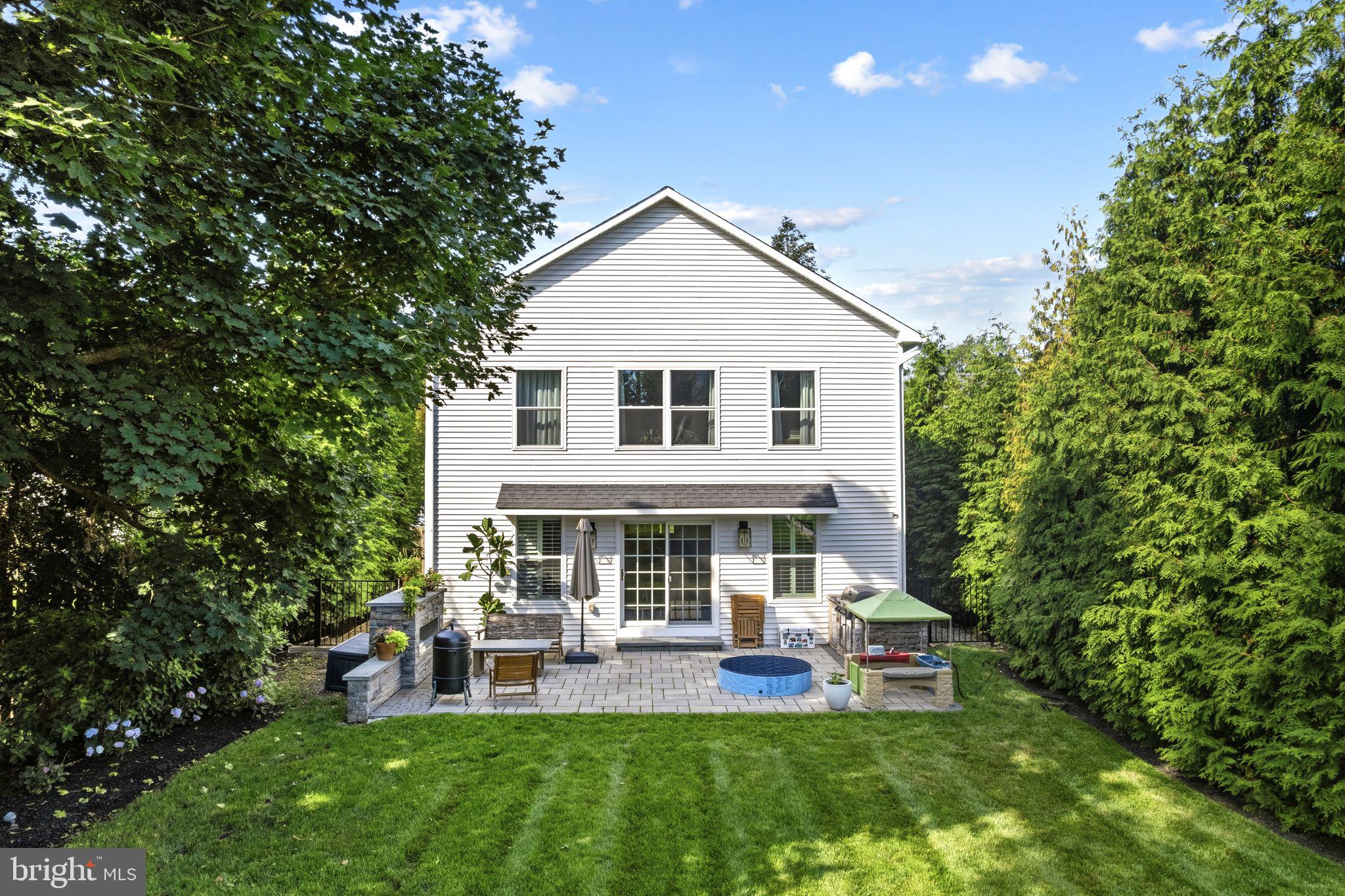 109 LANSDOWNE AVENUE