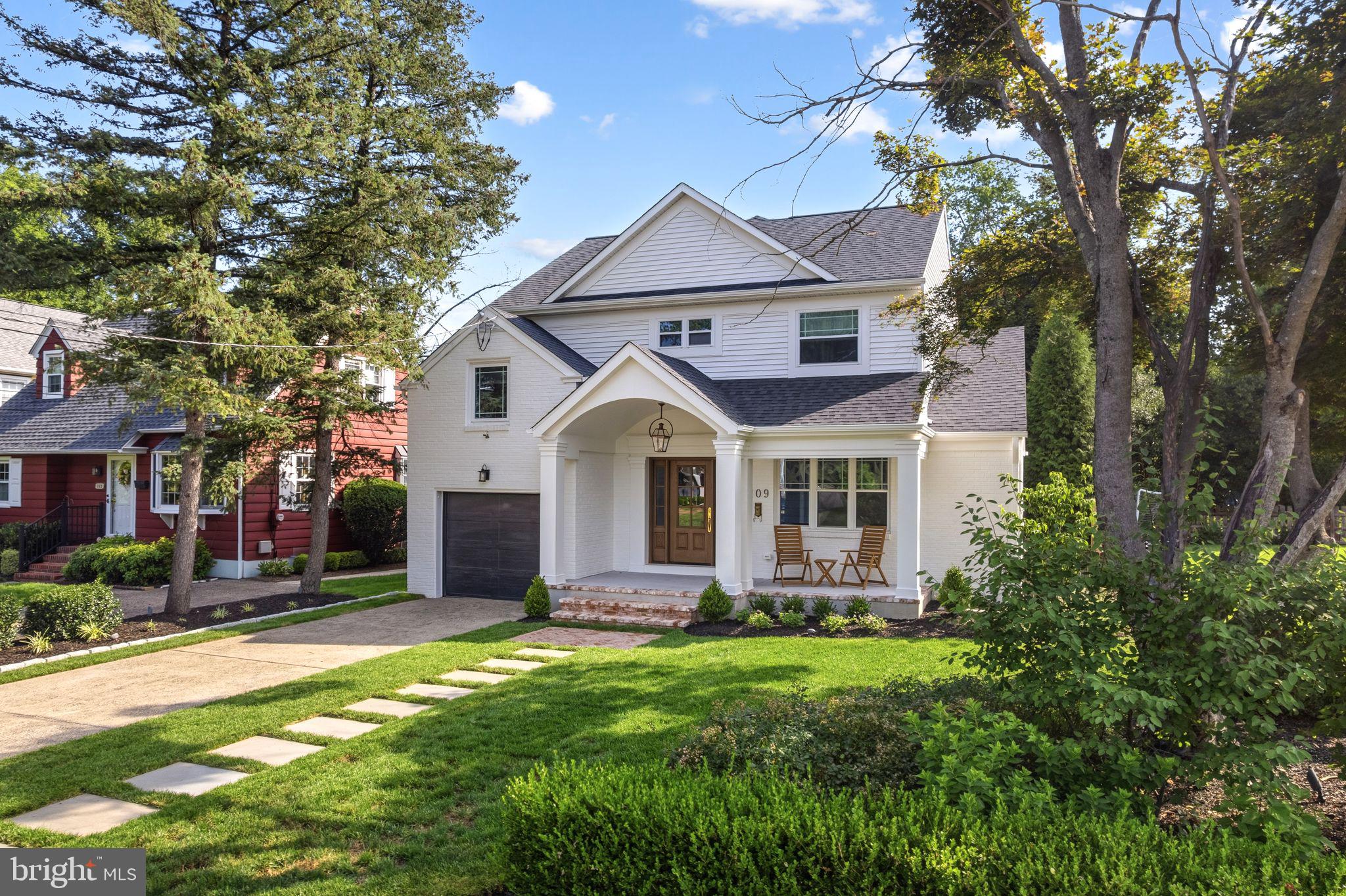 109 LANSDOWNE AVENUE