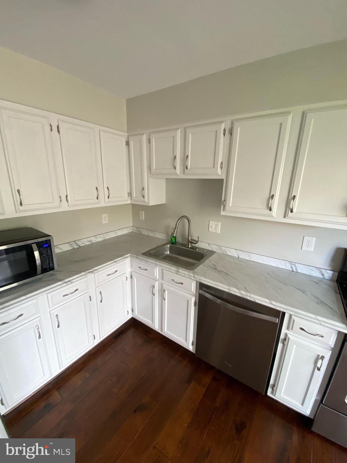 STONEHENGE - Residential Lease