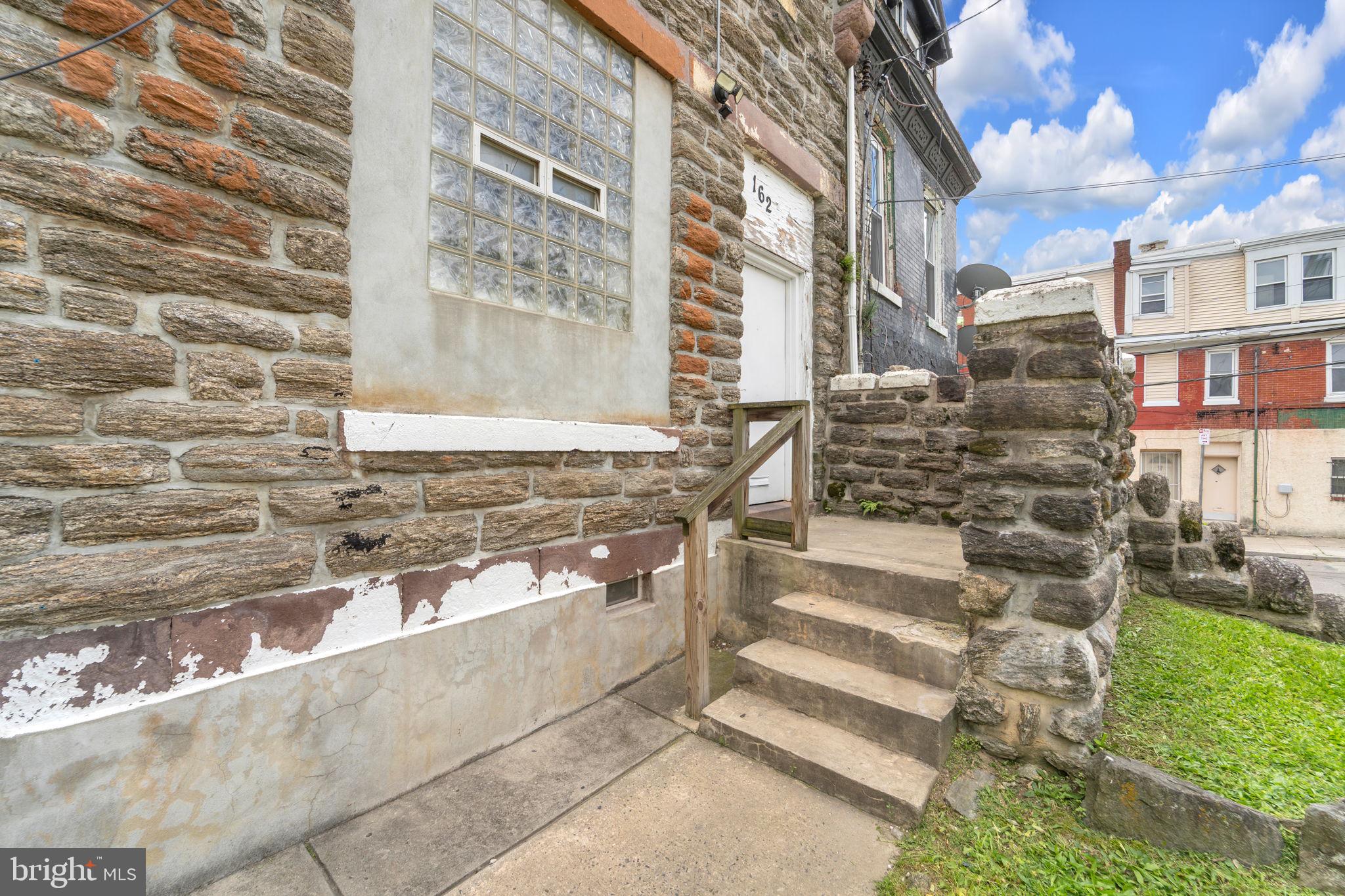 162 W MANHEIM STREET