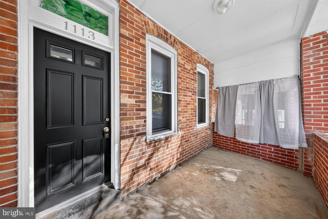 1113 OAK STREET