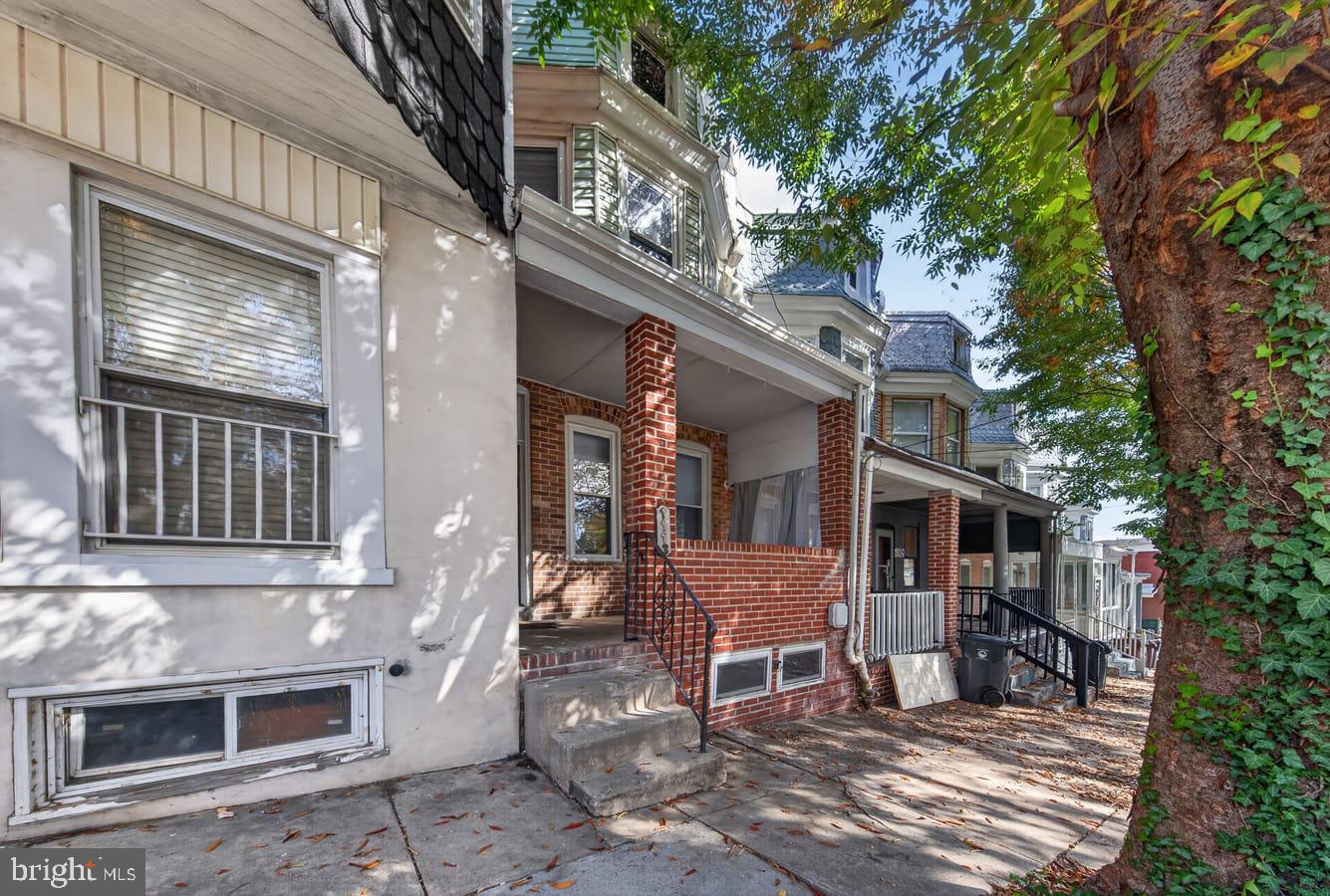 1113 OAK STREET