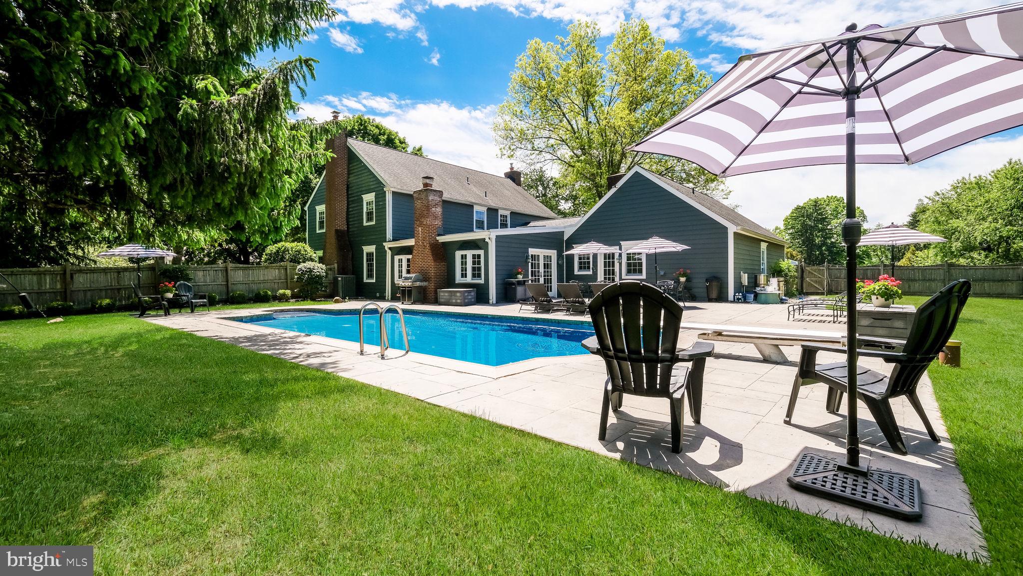 Property Search 10 FAIRFIELD LANE