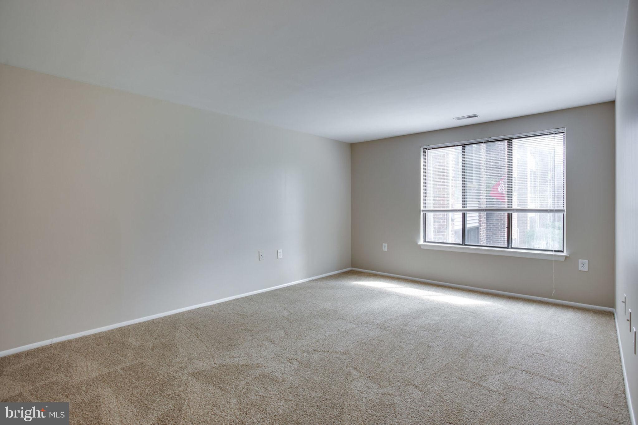 FARMINGDALE - Residential