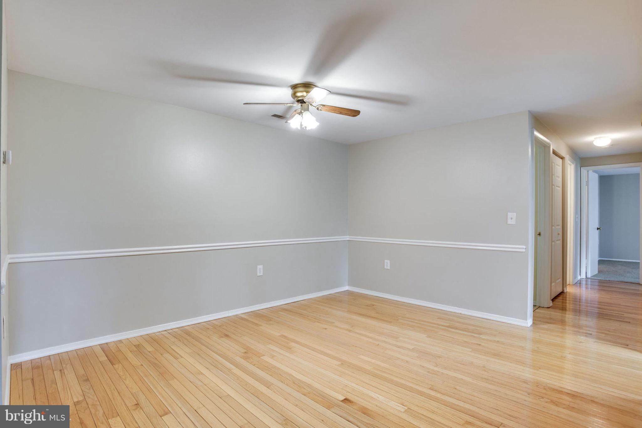 FARMINGDALE - Residential