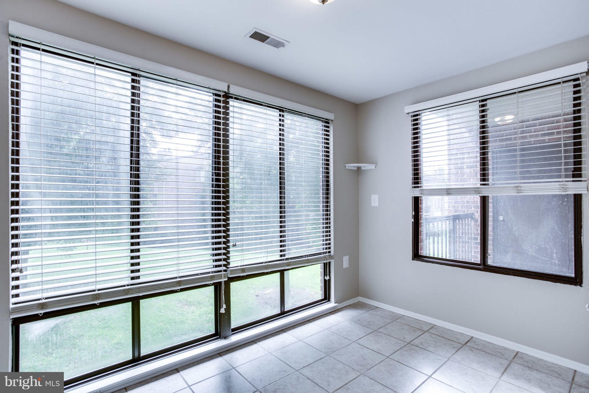 FARMINGDALE - Residential