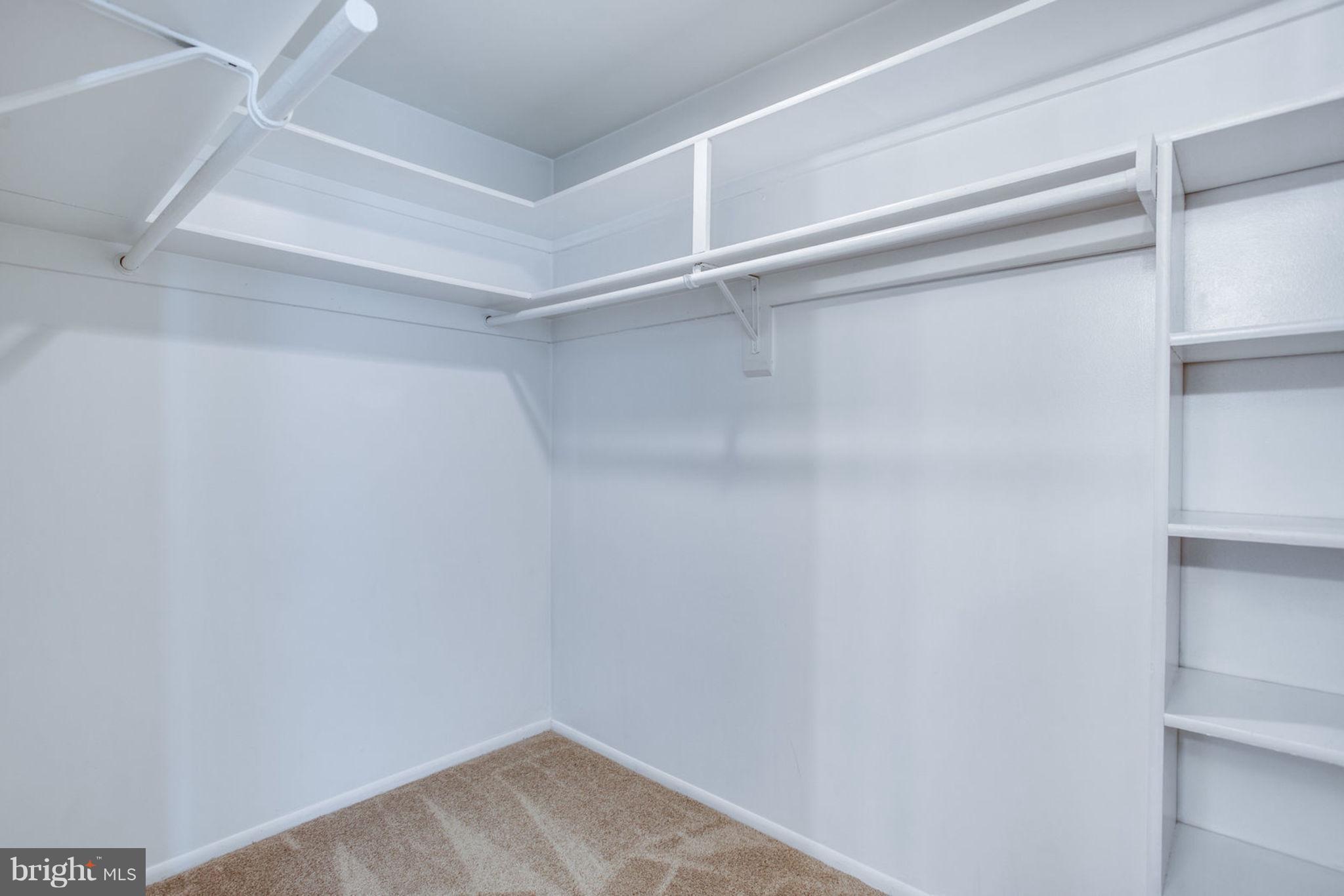 FARMINGDALE - Residential