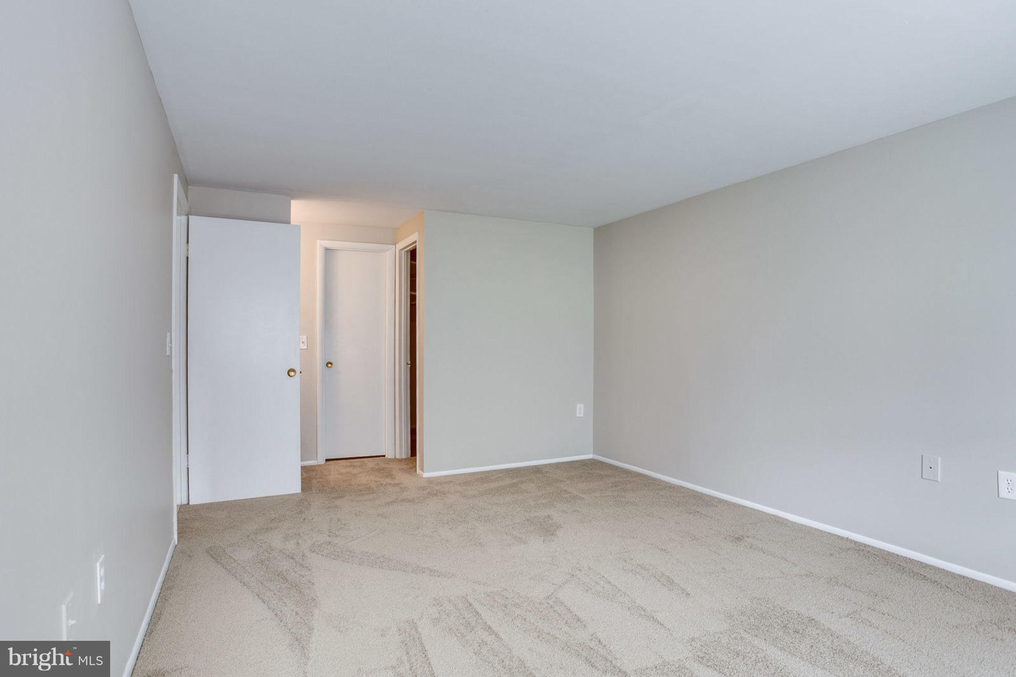 FARMINGDALE - Residential