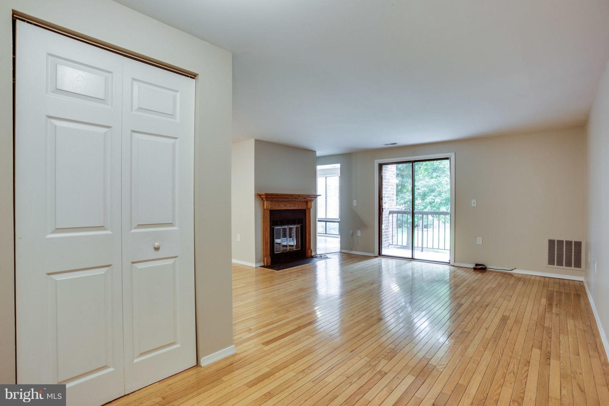 FARMINGDALE - Residential