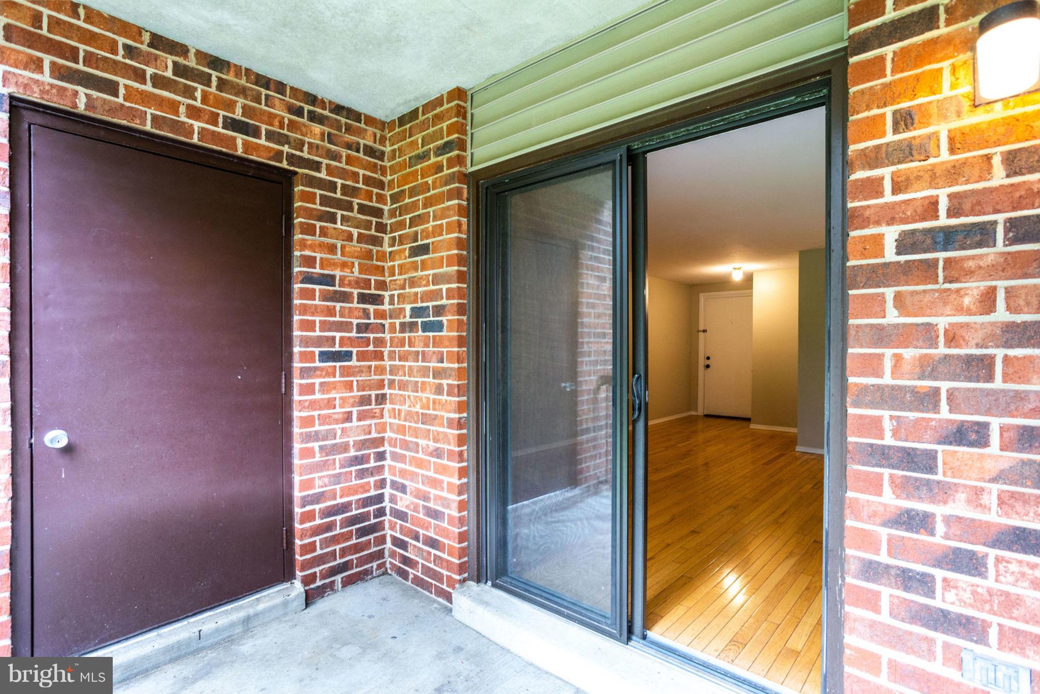 FARMINGDALE - Residential