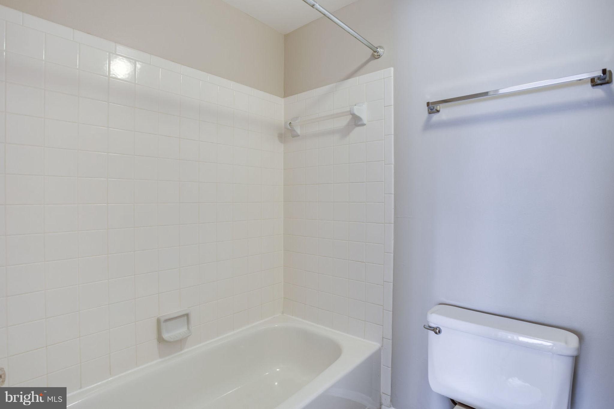 FARMINGDALE - Residential