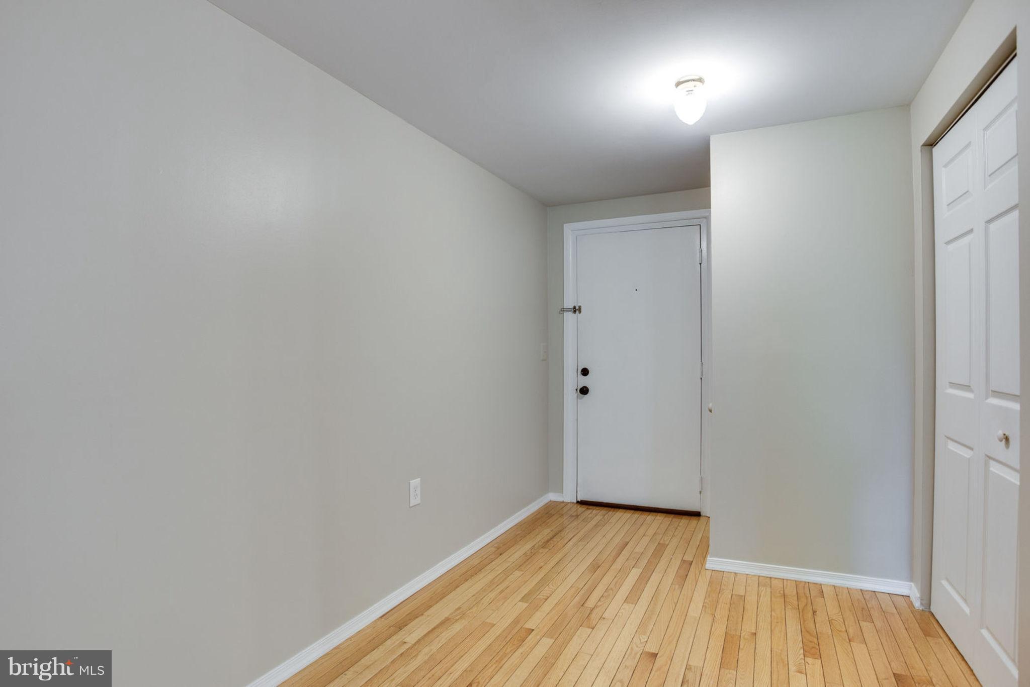 FARMINGDALE - Residential