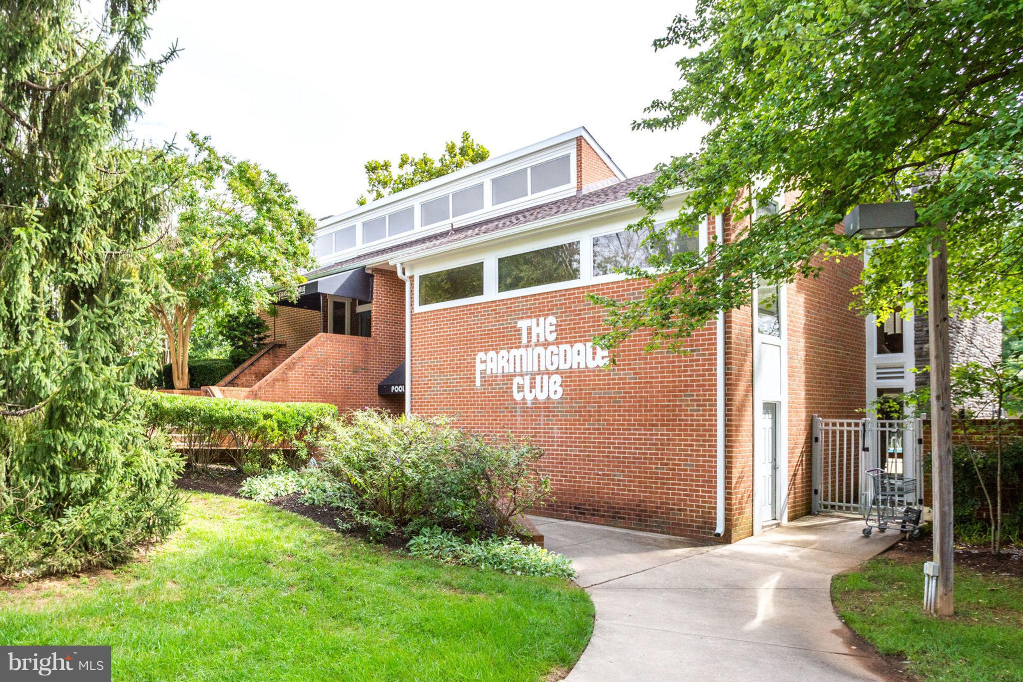 FARMINGDALE - Residential