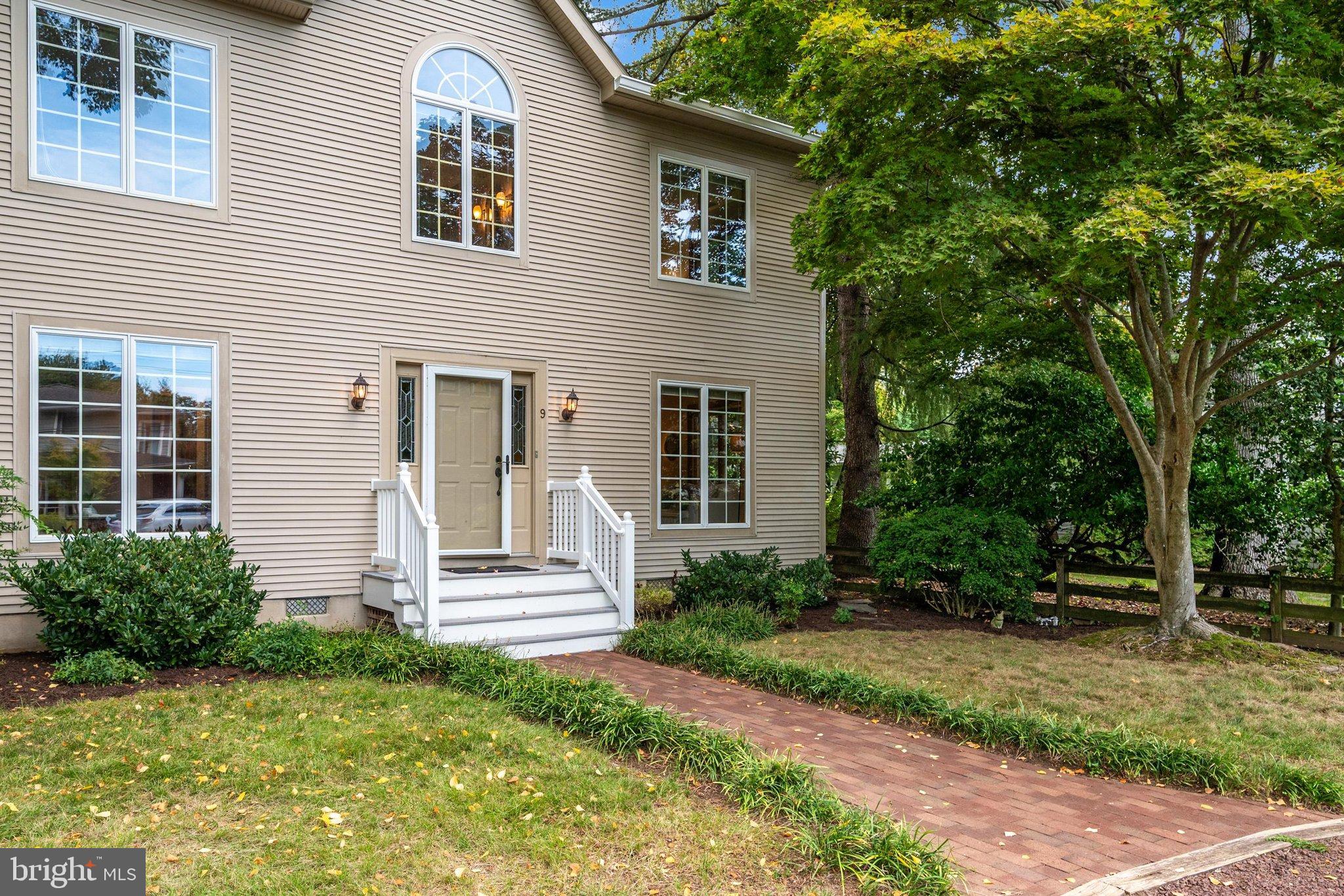 9 HULL AVENUE