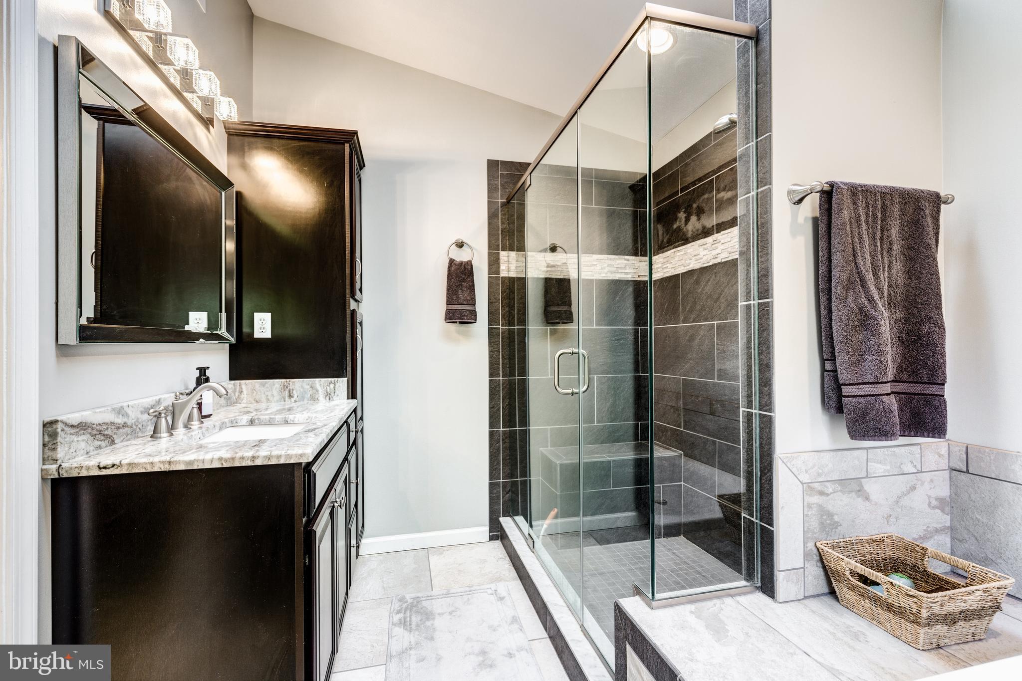 BOB EL FARMS - Residential