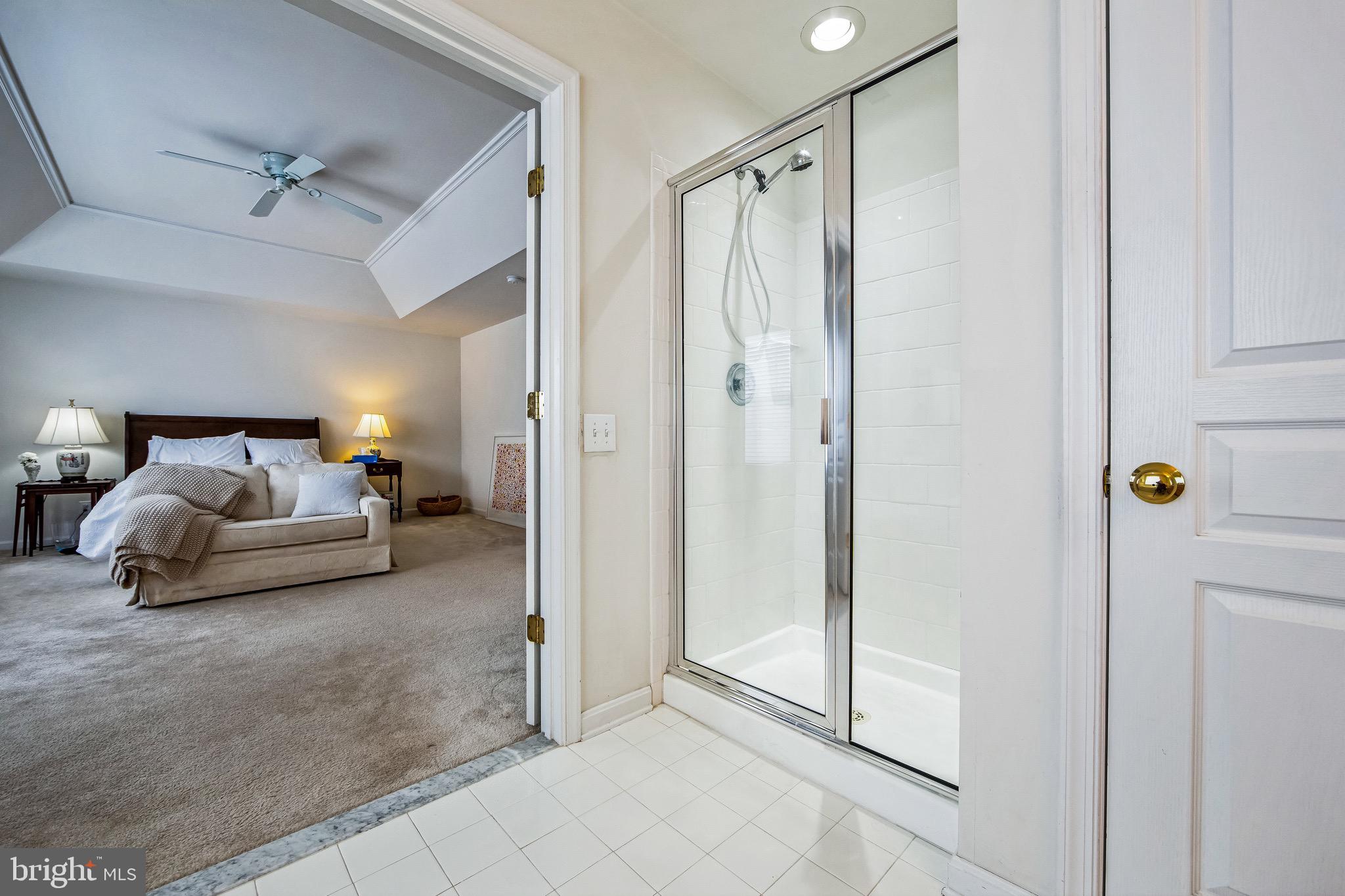 HUNTERS RUN - Residential