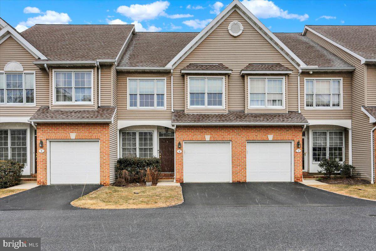 WYOMISSING COURT - Residential