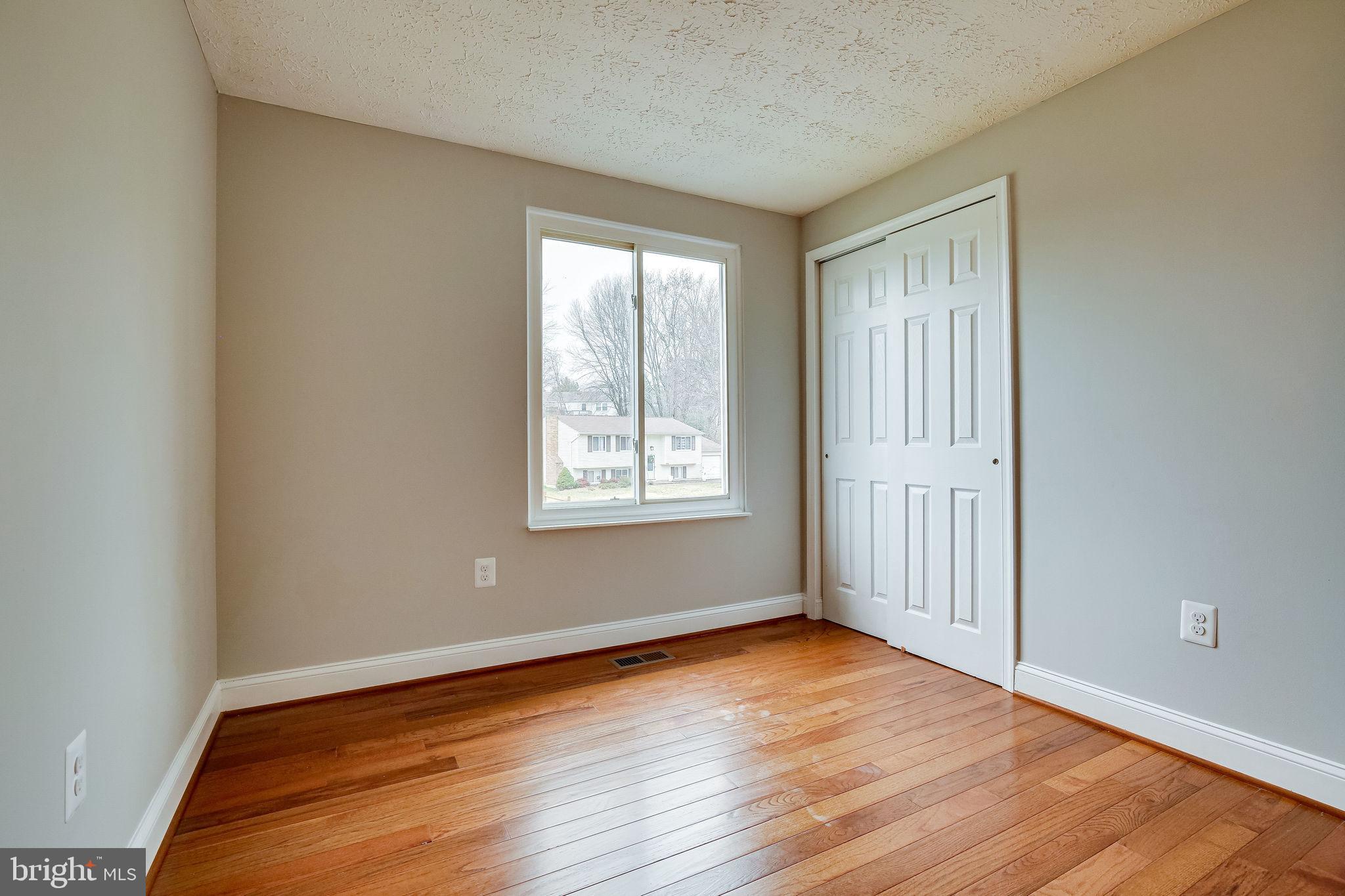 FOX MILL ESTATES - Residential