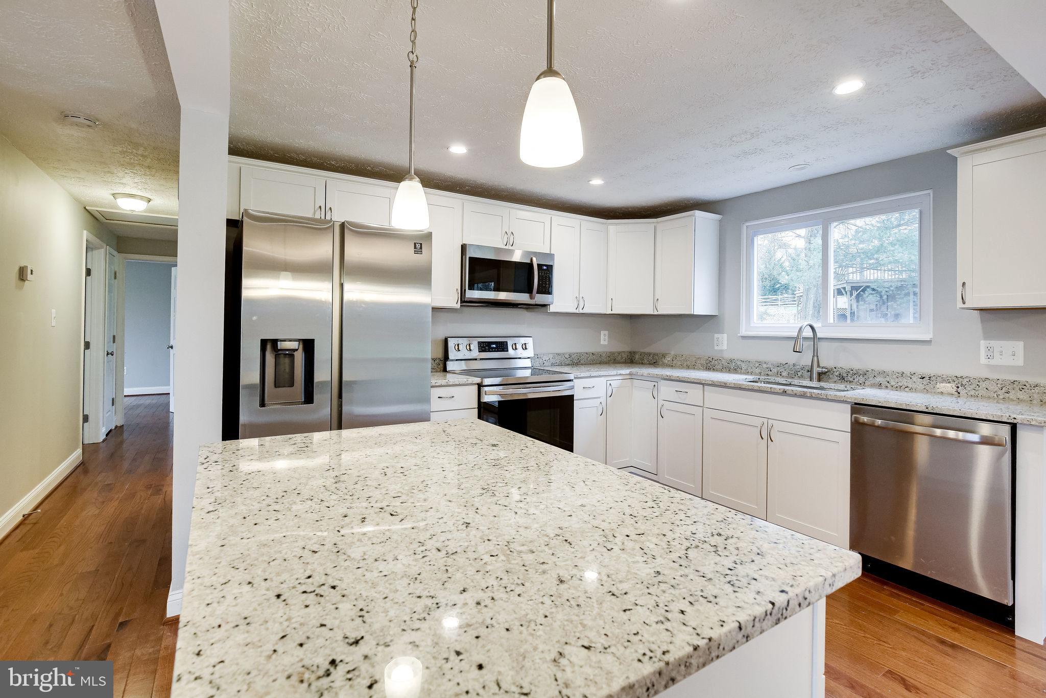 FOX MILL ESTATES - Residential