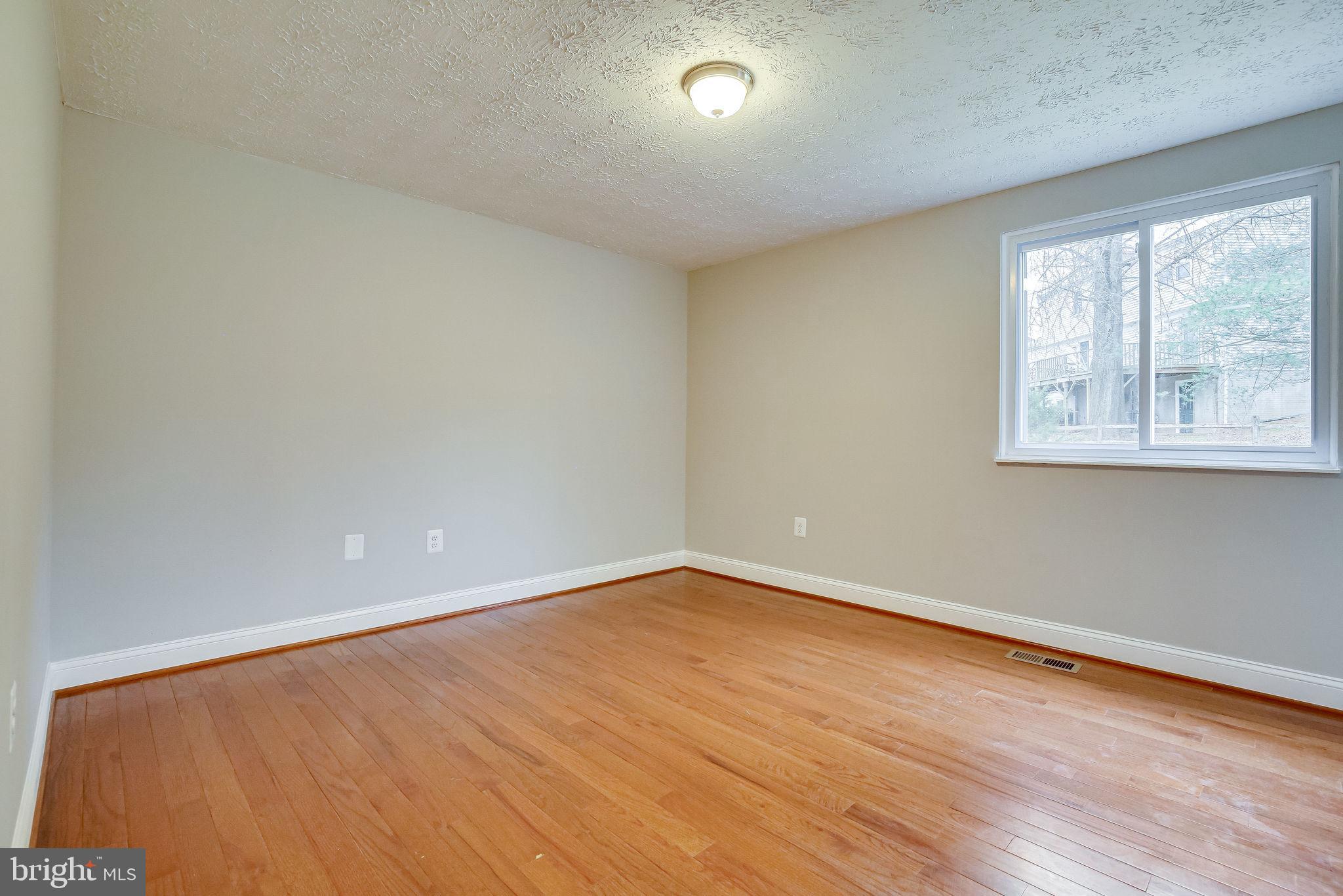 FOX MILL ESTATES - Residential