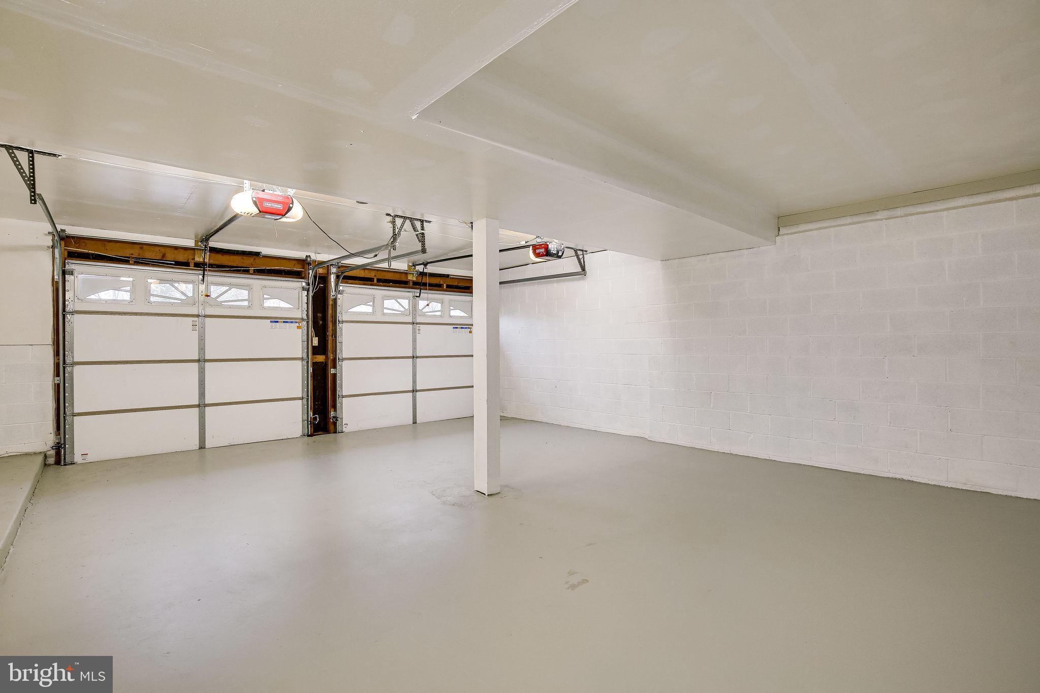 FOX MILL ESTATES - Residential