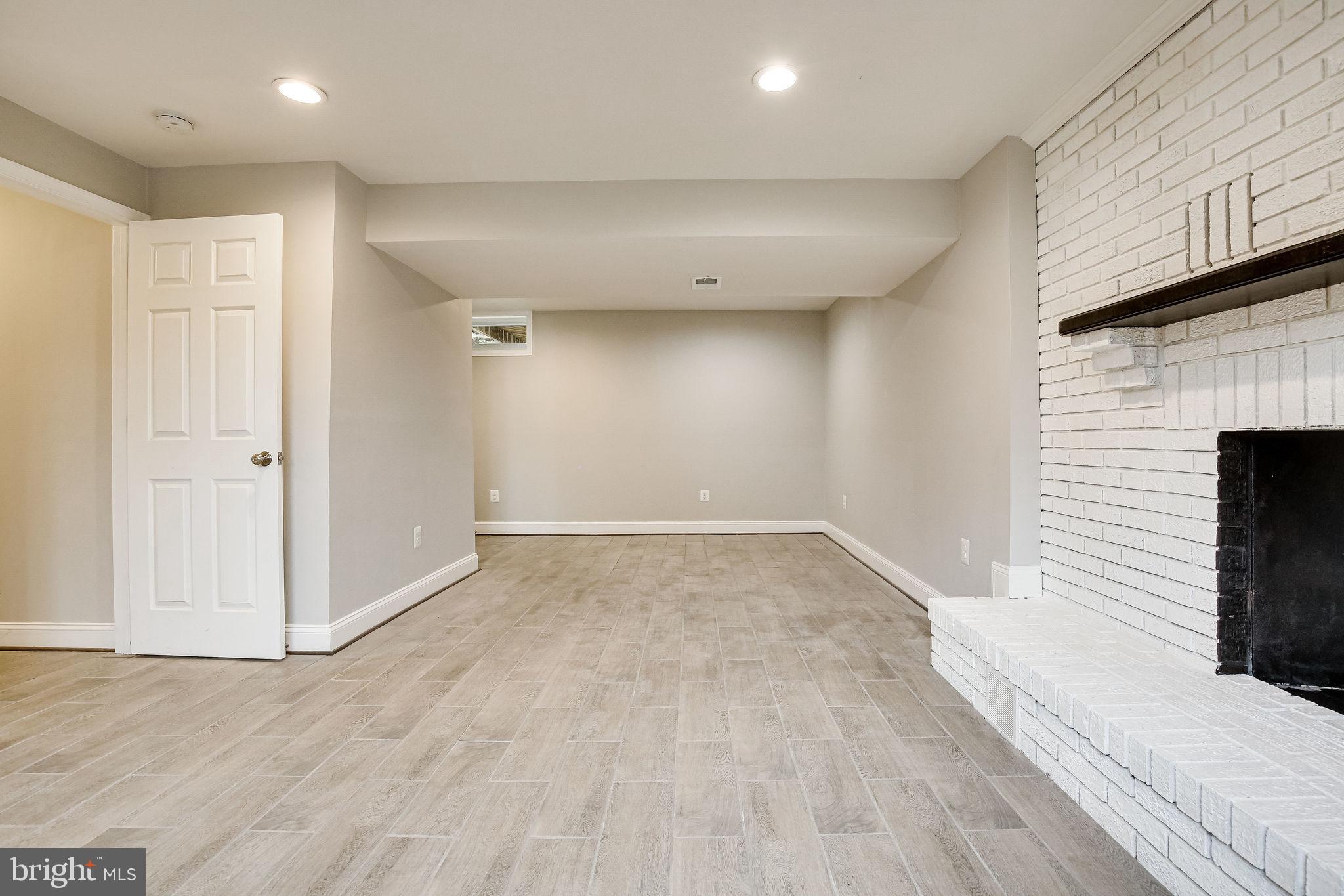 FOX MILL ESTATES - Residential