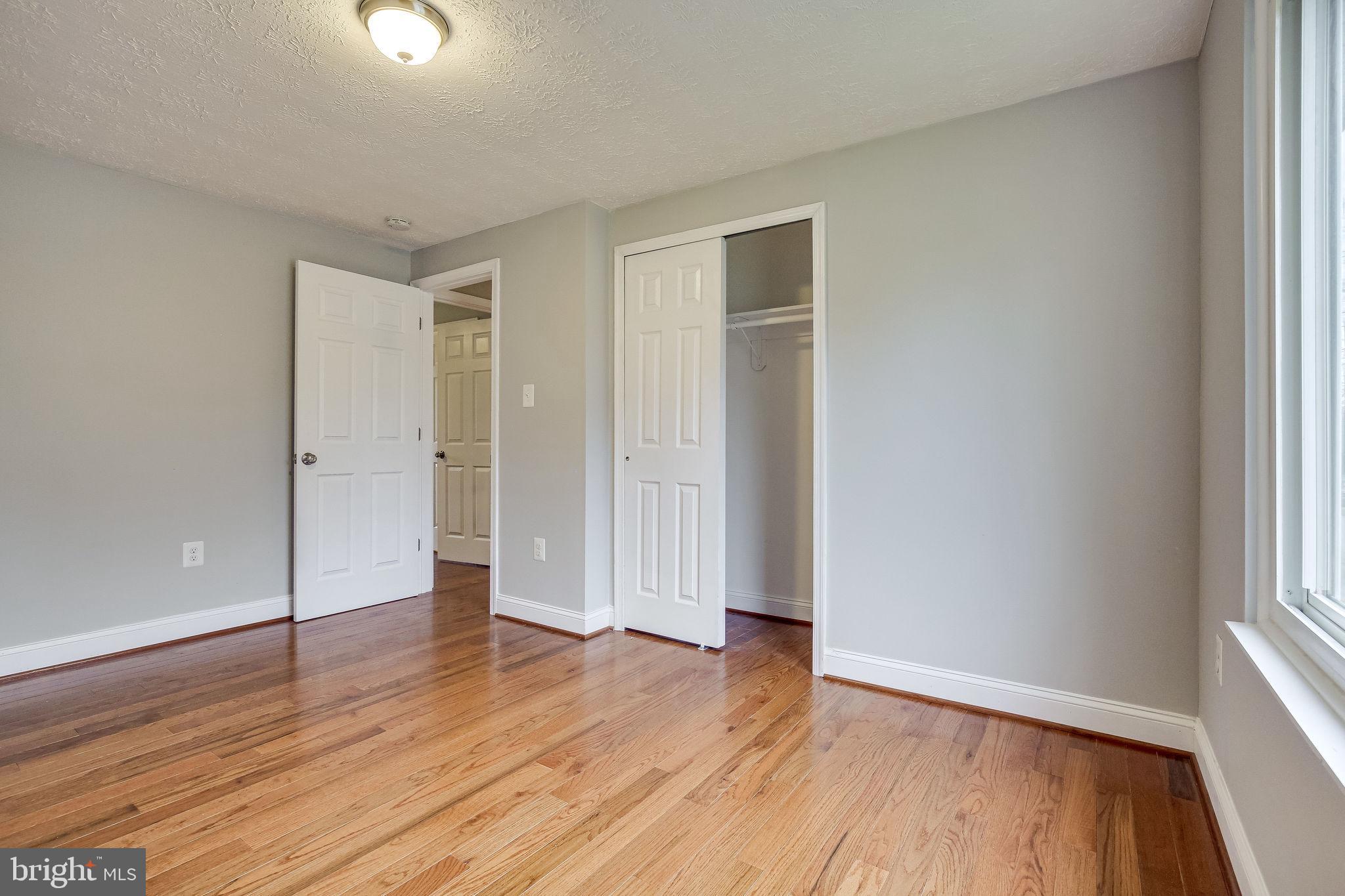 FOX MILL ESTATES - Residential