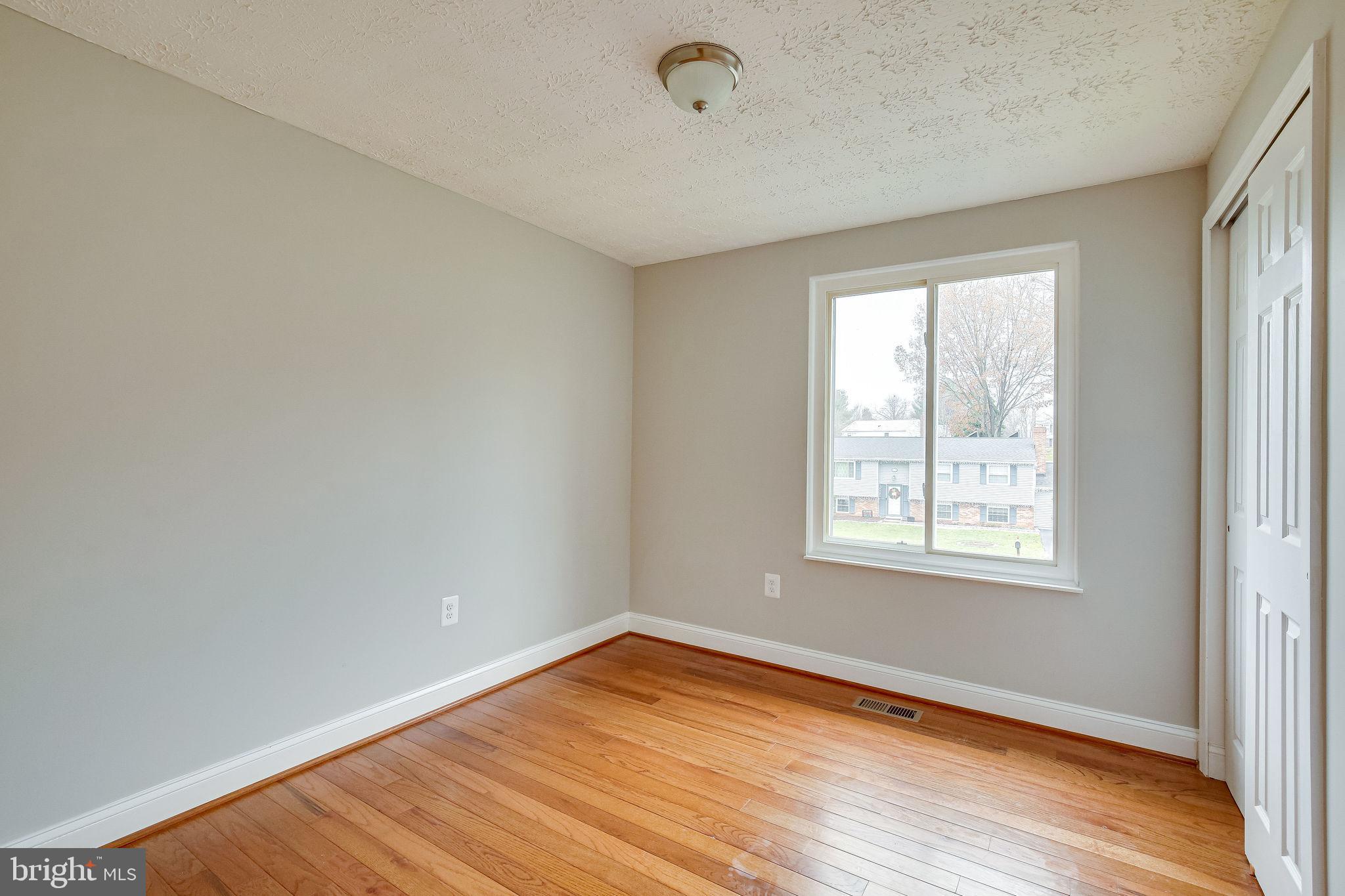 FOX MILL ESTATES - Residential