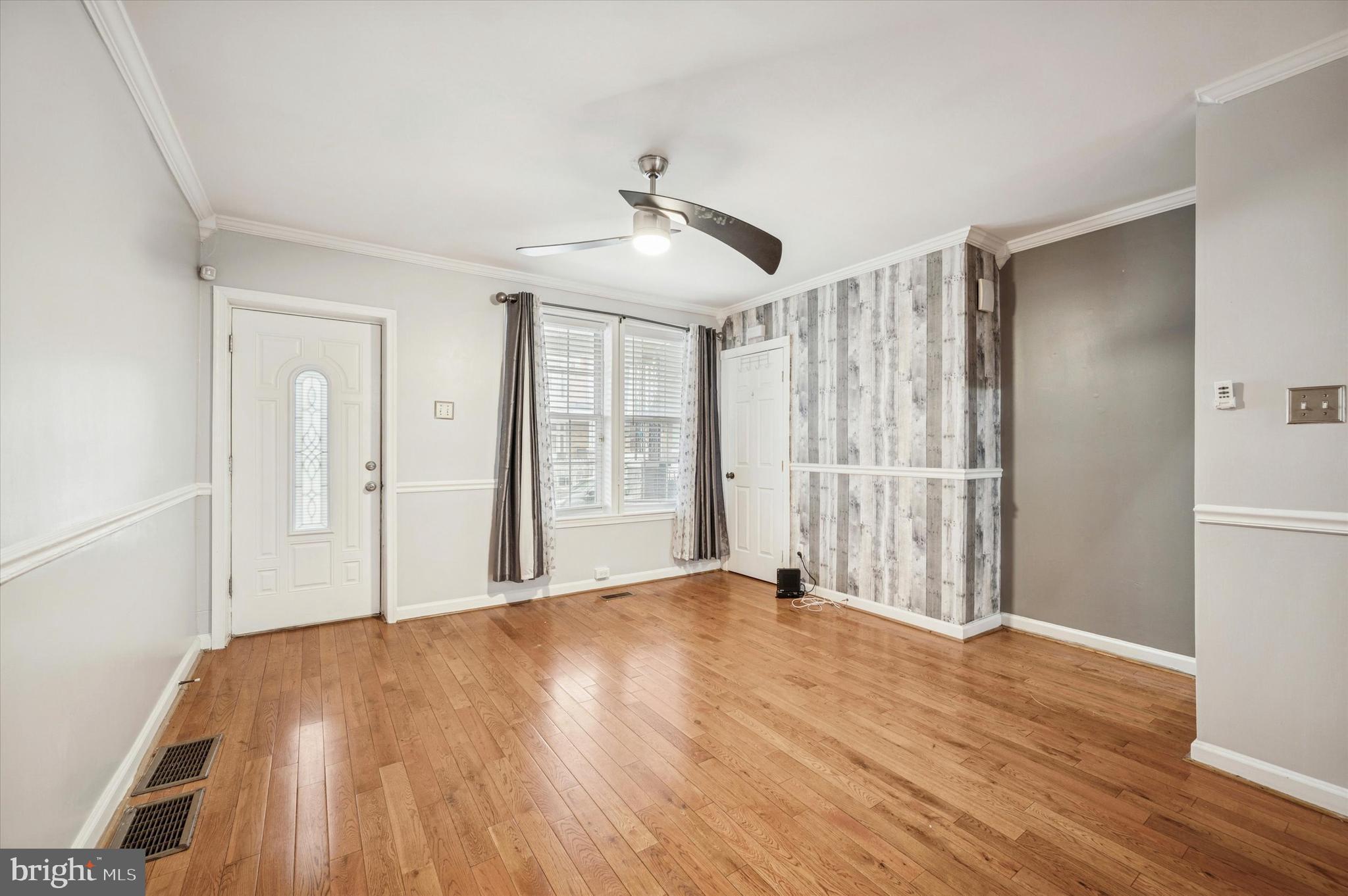 1319 N ROBINSON STREET