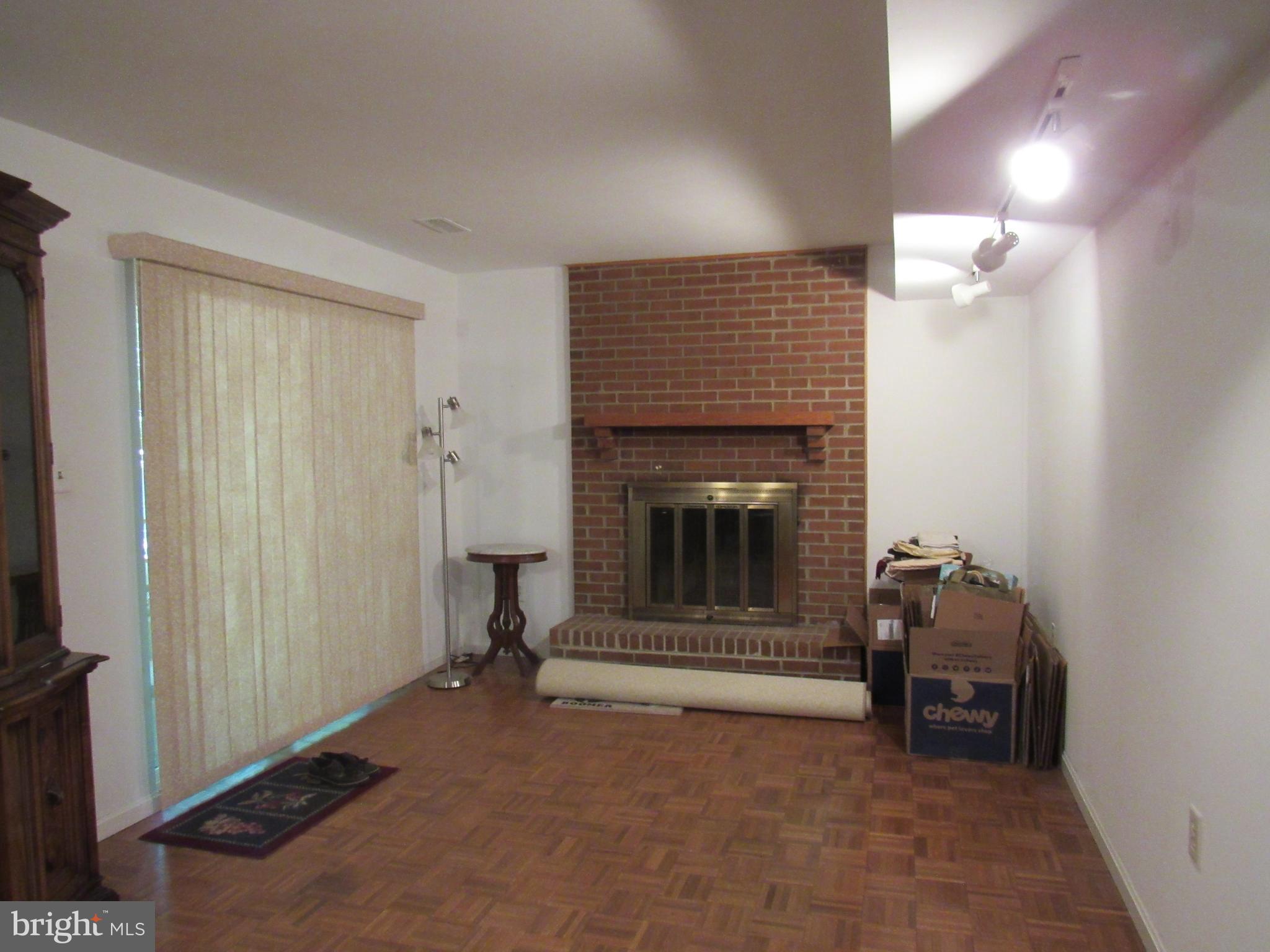 ALUM SPRING EAST - Residential