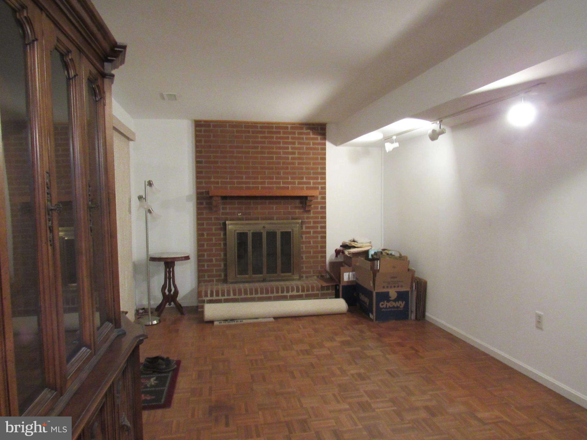 ALUM SPRING EAST - Residential