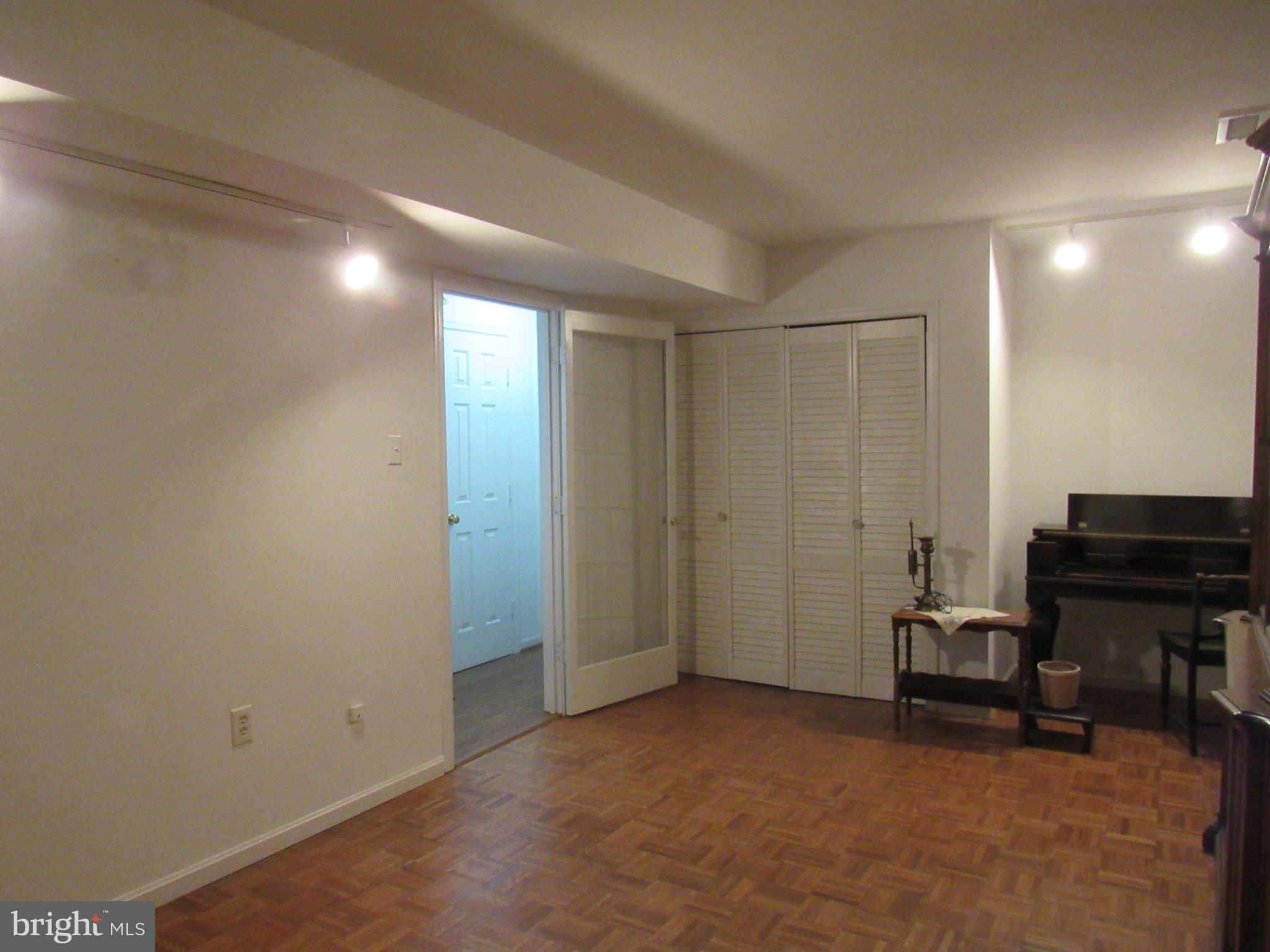 ALUM SPRING EAST - Residential