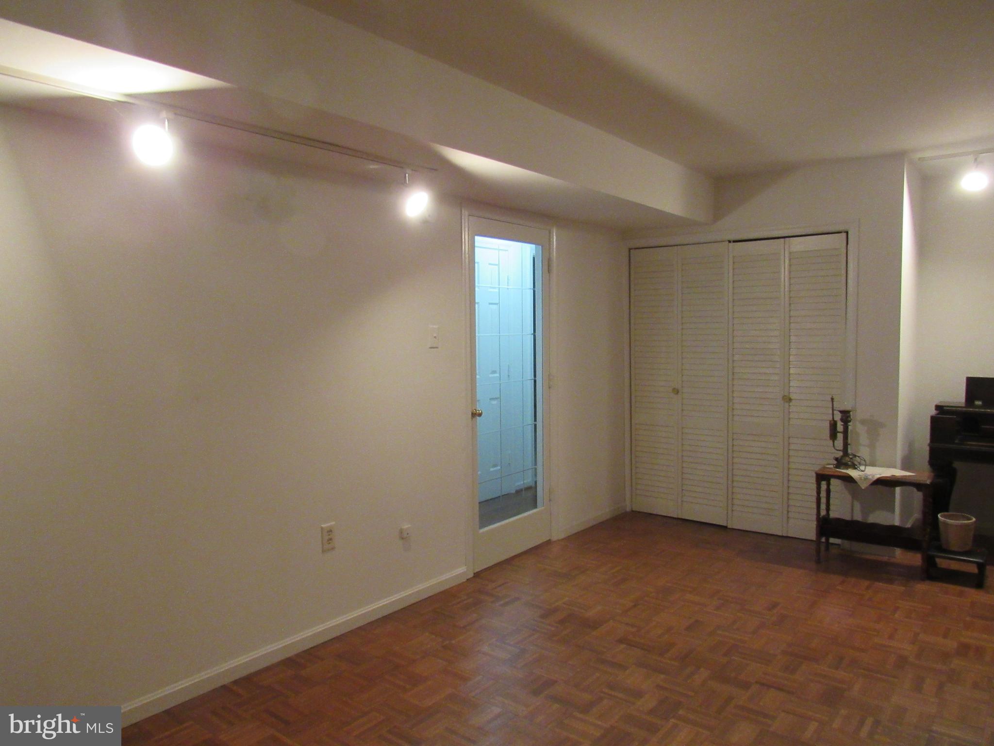 ALUM SPRING EAST - Residential