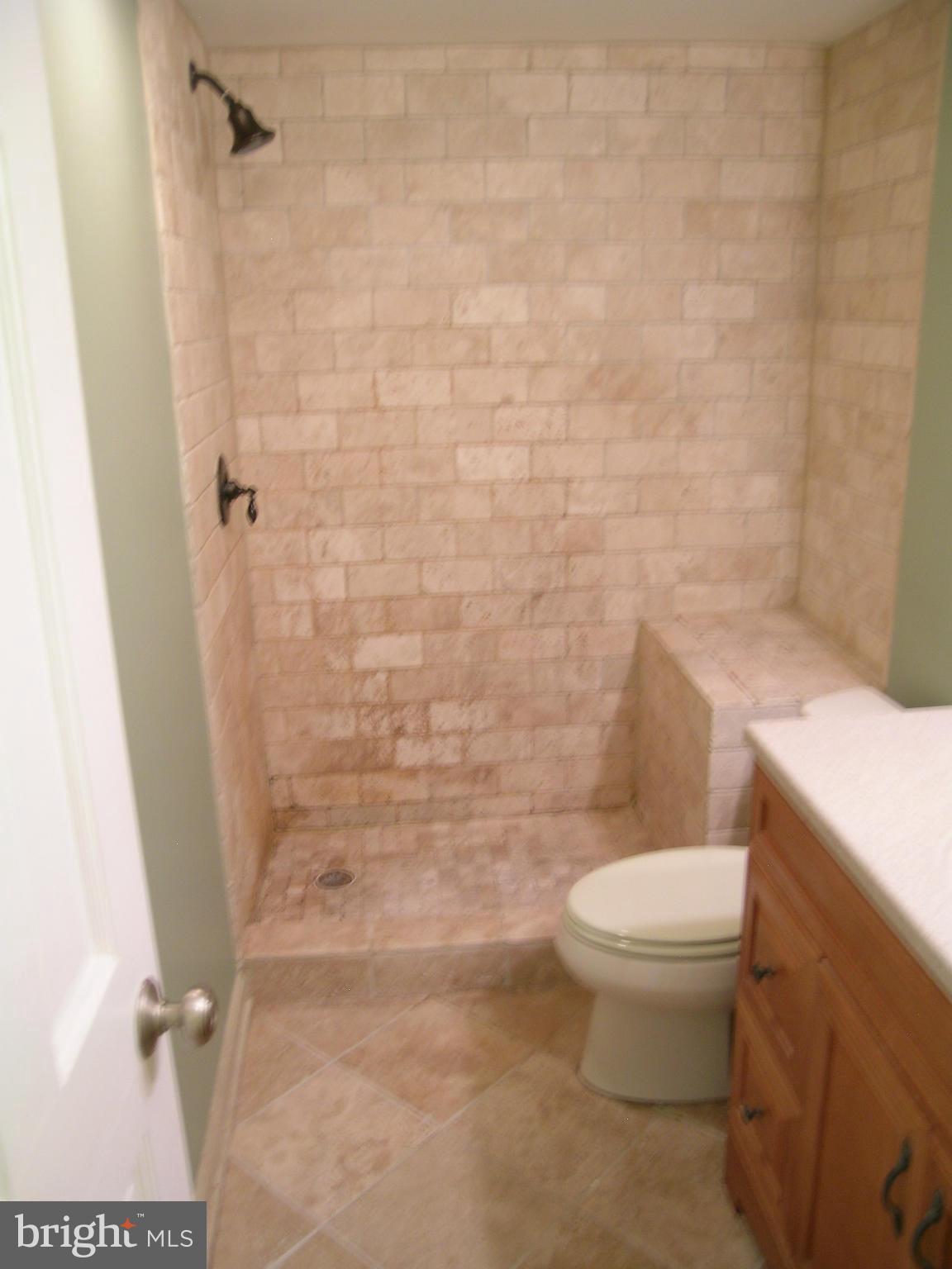 LAKEVIEW - Residential Lease