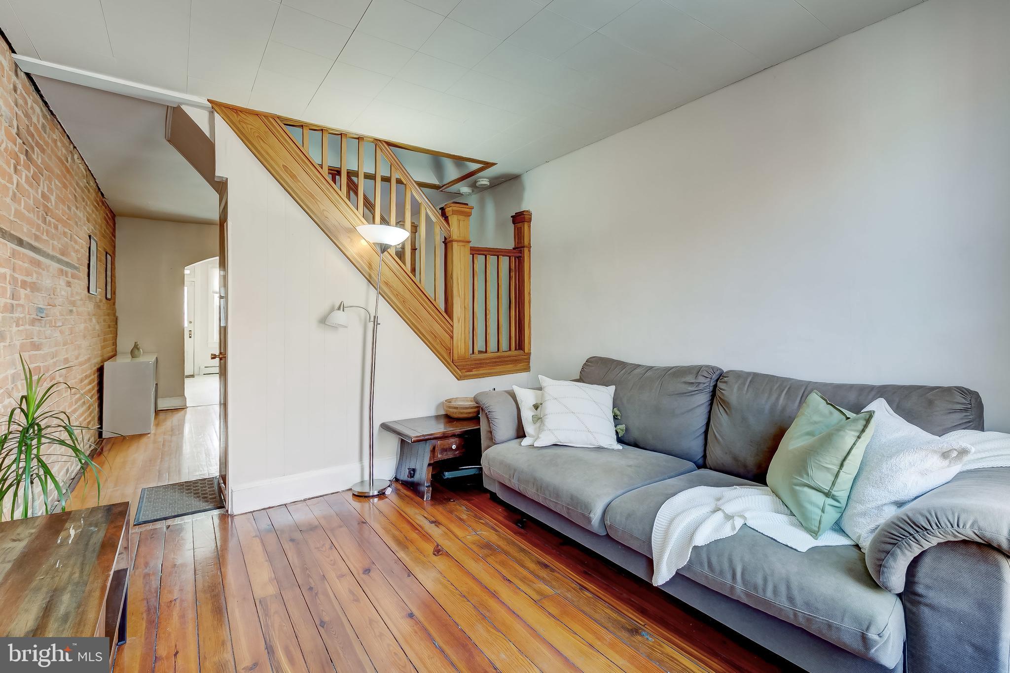 LOCUST POINT - Residential