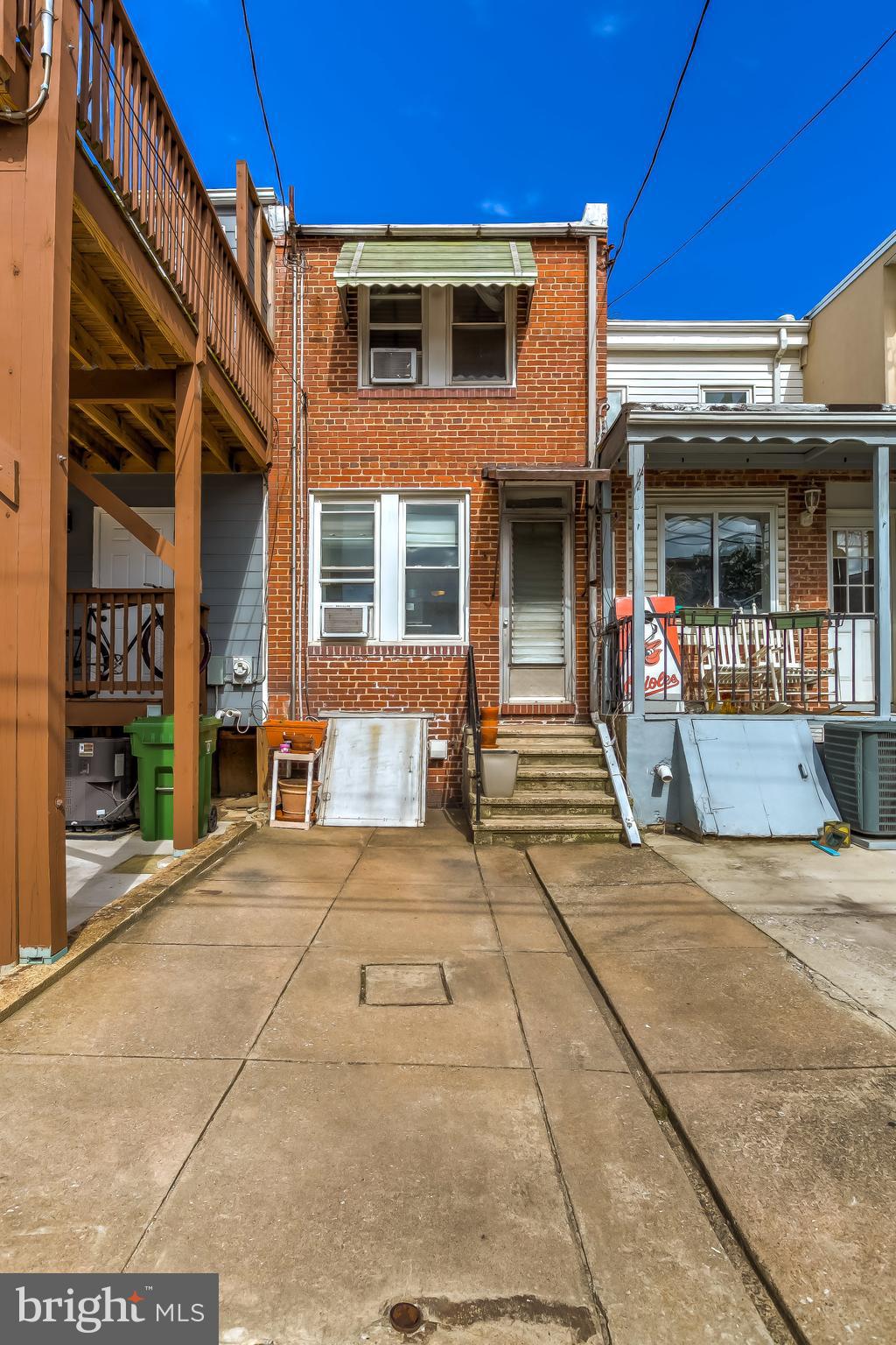 LOCUST POINT - Residential