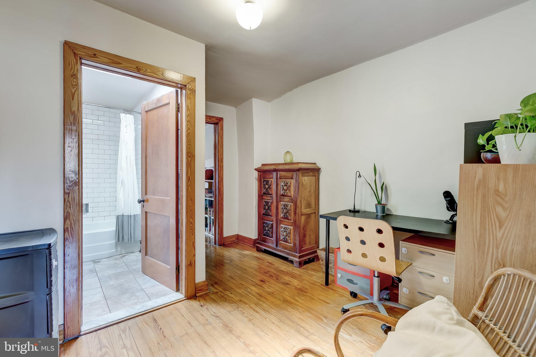 LOCUST POINT - Residential